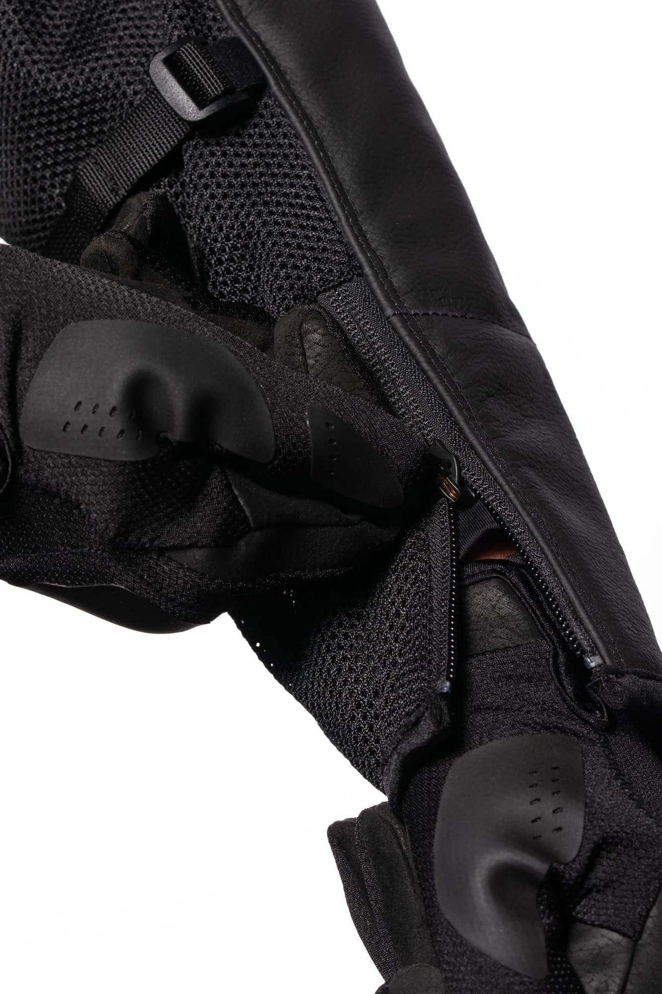 MeshAFCELeather_Slayer_WristDetail.jpg