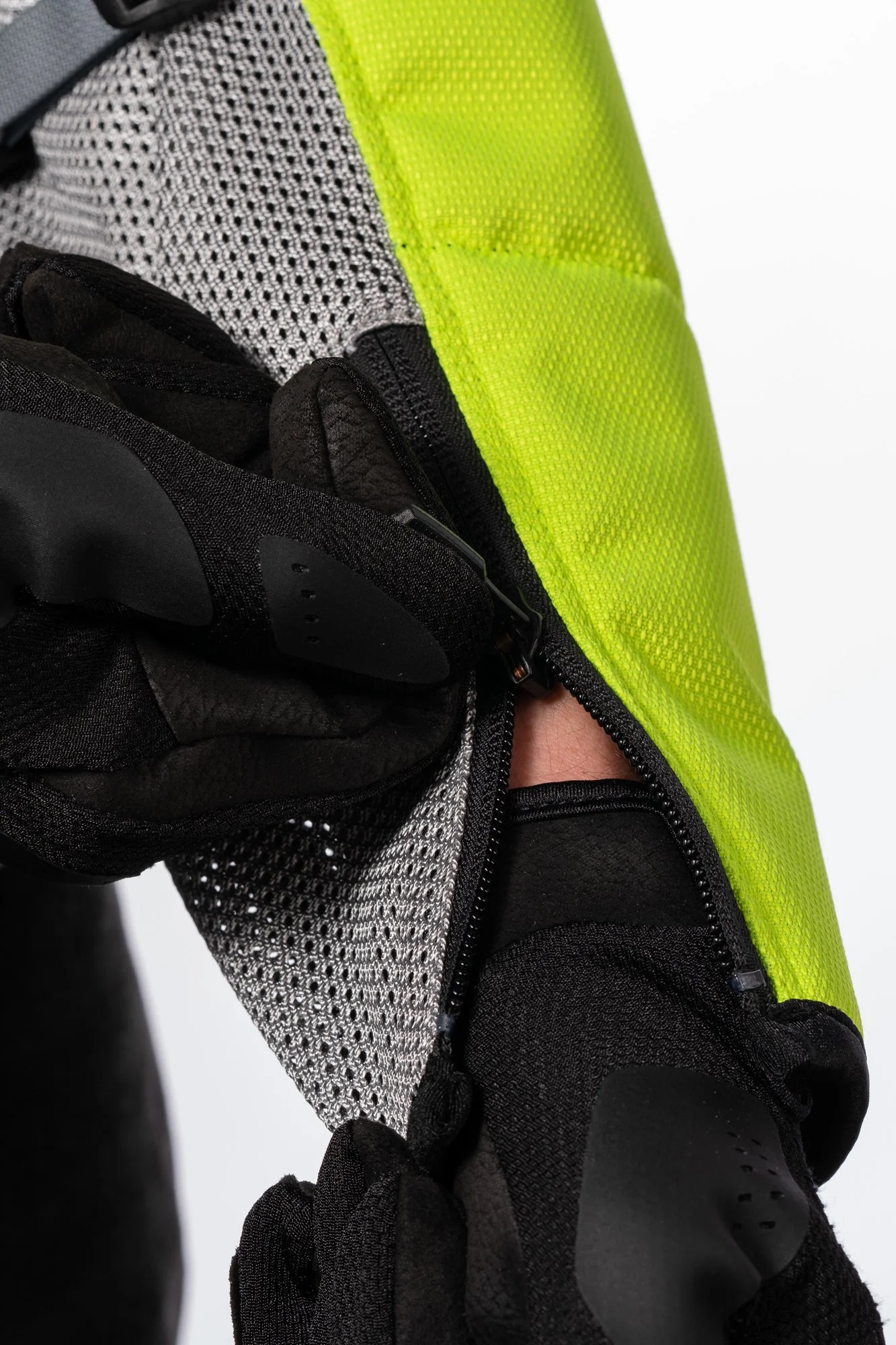 MeshAFCEJacket_HiViz_WristDetail.jpg