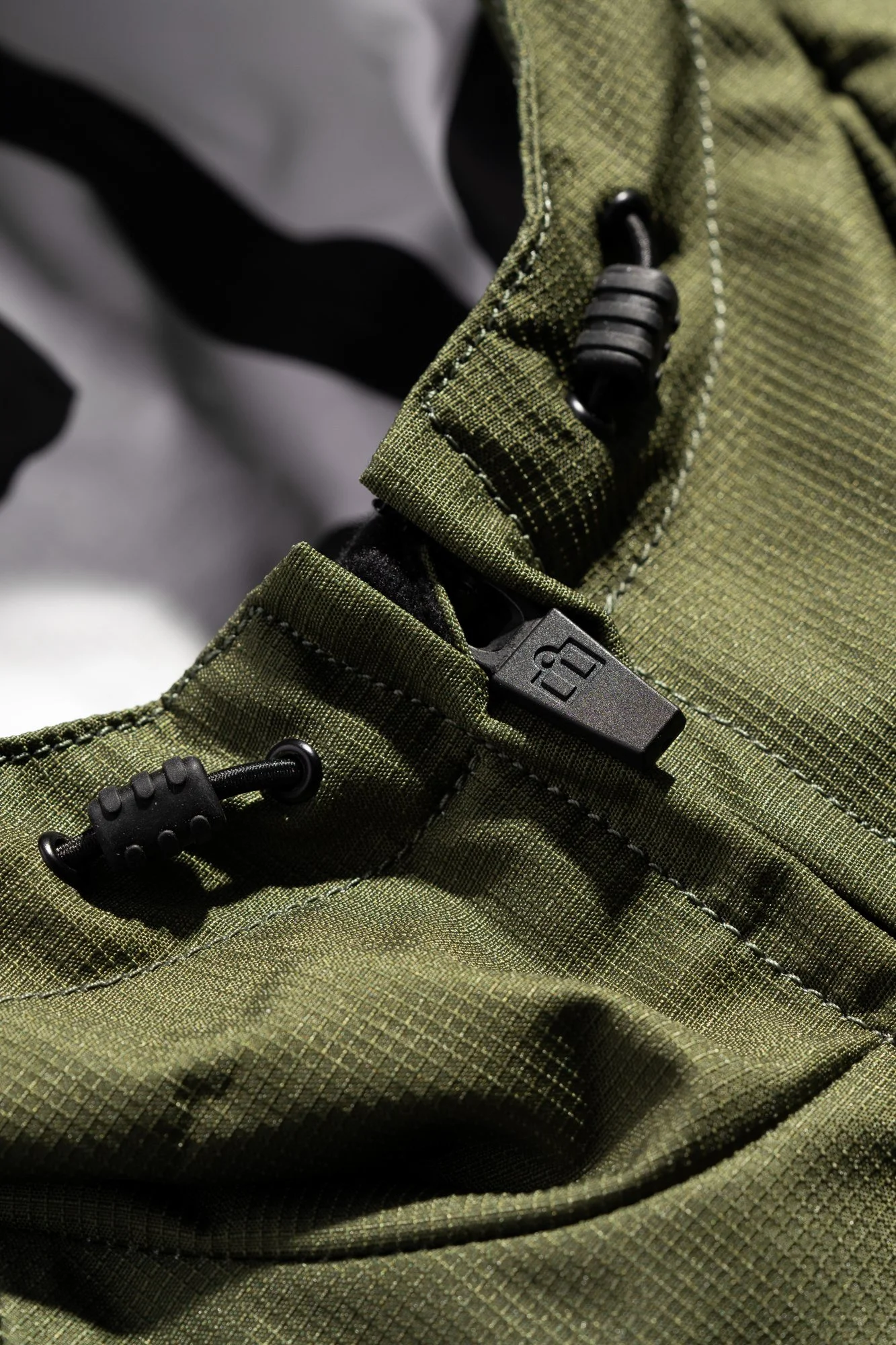 PDX3Jacket_Olive_CollarDetail.jpg