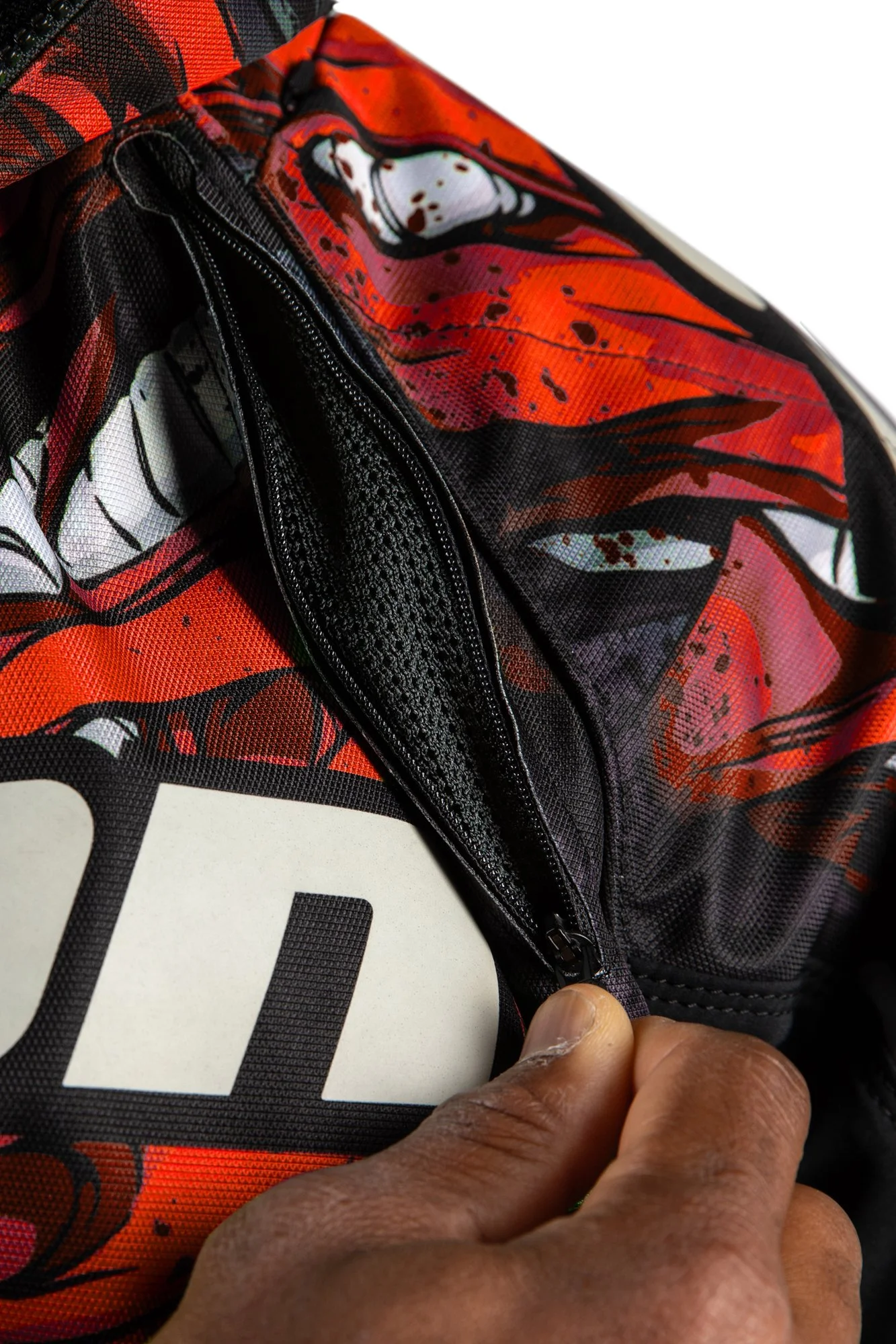 AirformManik'rrRedJacketFitDetail7.jpg