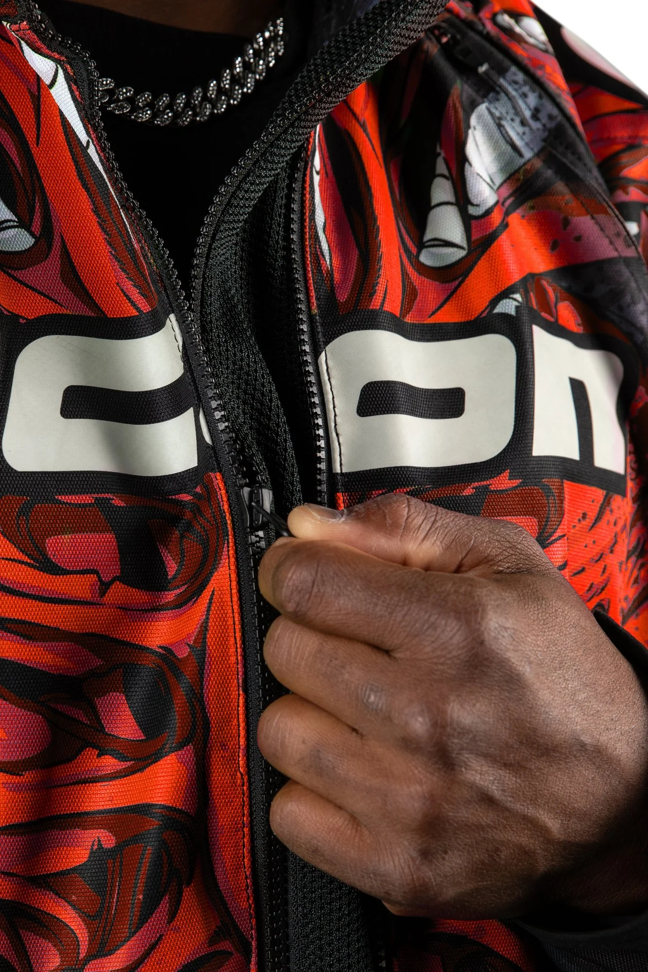 AirformManik'rrRedJacketFitDetail6.jpg