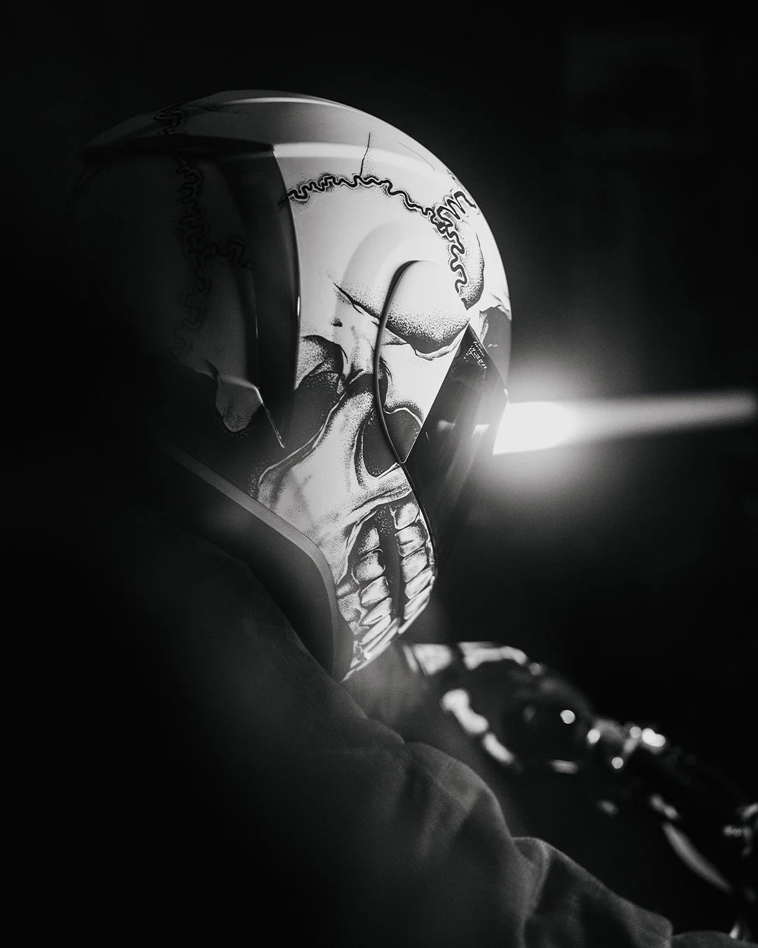 The Crestfallen stands out&mdash;day or night.
Glow-in-the-dark skull. Dual shields. MIPS brain protection.
Comment &ldquo;crestfallen&rdquo; to check it out.