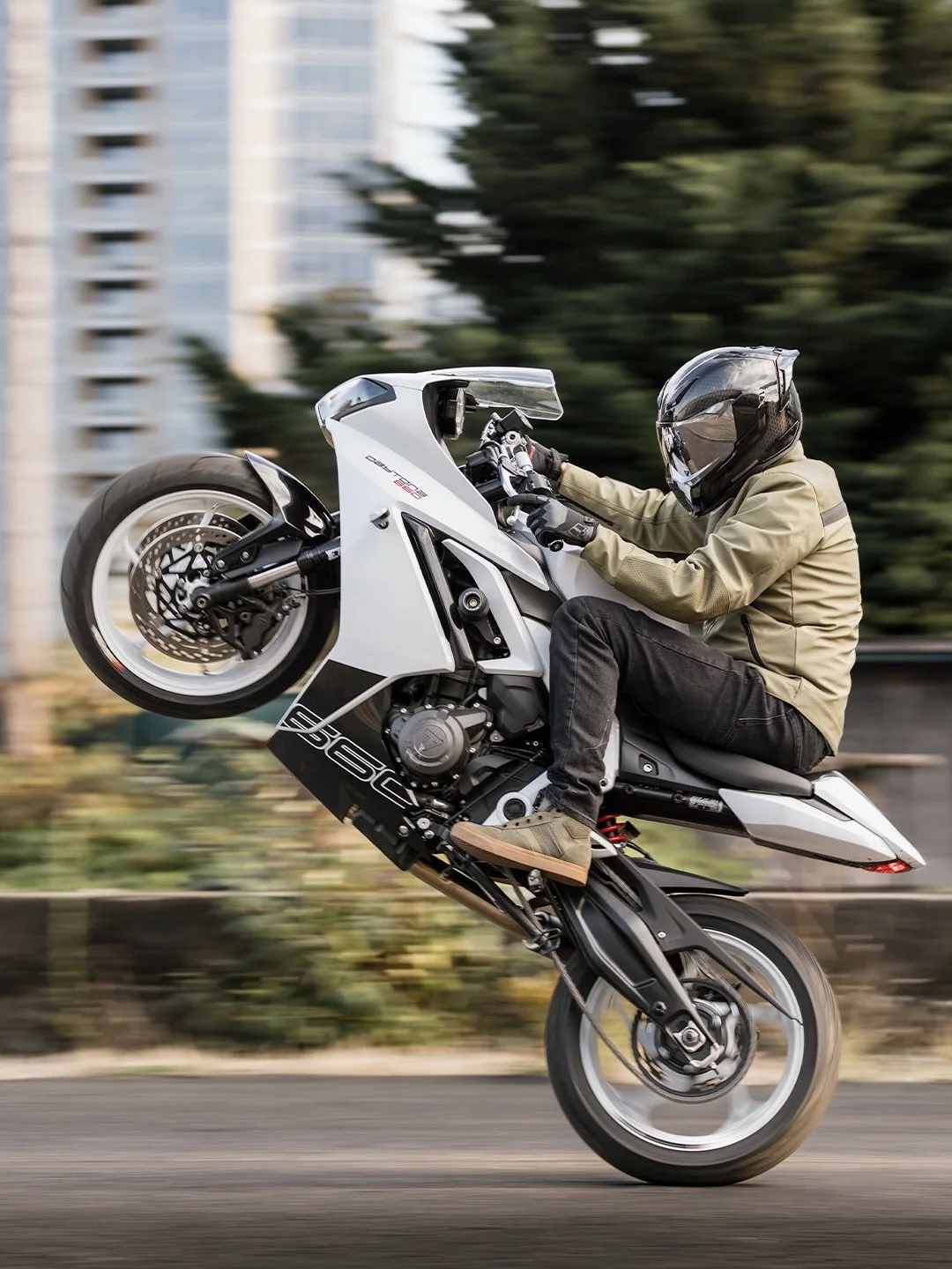 The Midhawk jacke.

Meticulously engineered for those who move fast and ride hard. Tactical Softshell with D3O&reg; Ghost and Viper protectors on the inside. AirFly&trade; mesh for when it heats up, insulated vest for when it doesn&rsquo;t. Link it u