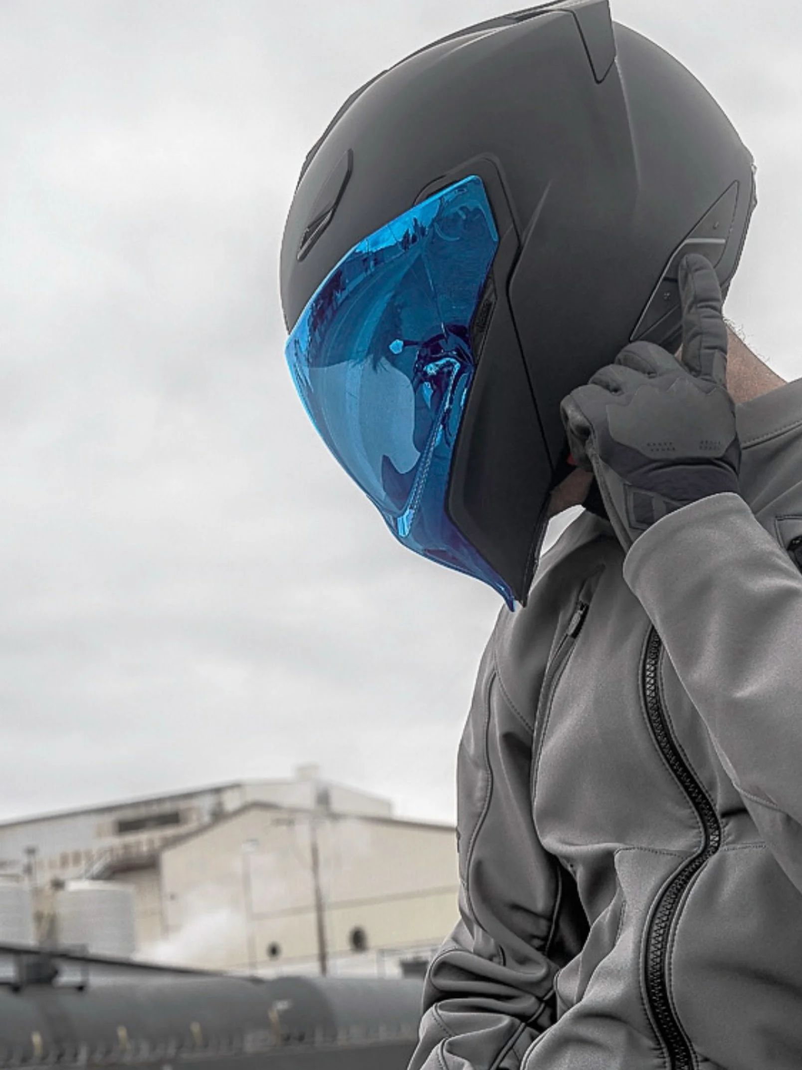 Mission: Call Mom. 
Happy Mother's Day to all the Mom's out there you know we appreciate everything you do.

The Helmlink Bluetooth system can be installed in the Threshold, Ultraflite, Domain and Elsinore helmets.