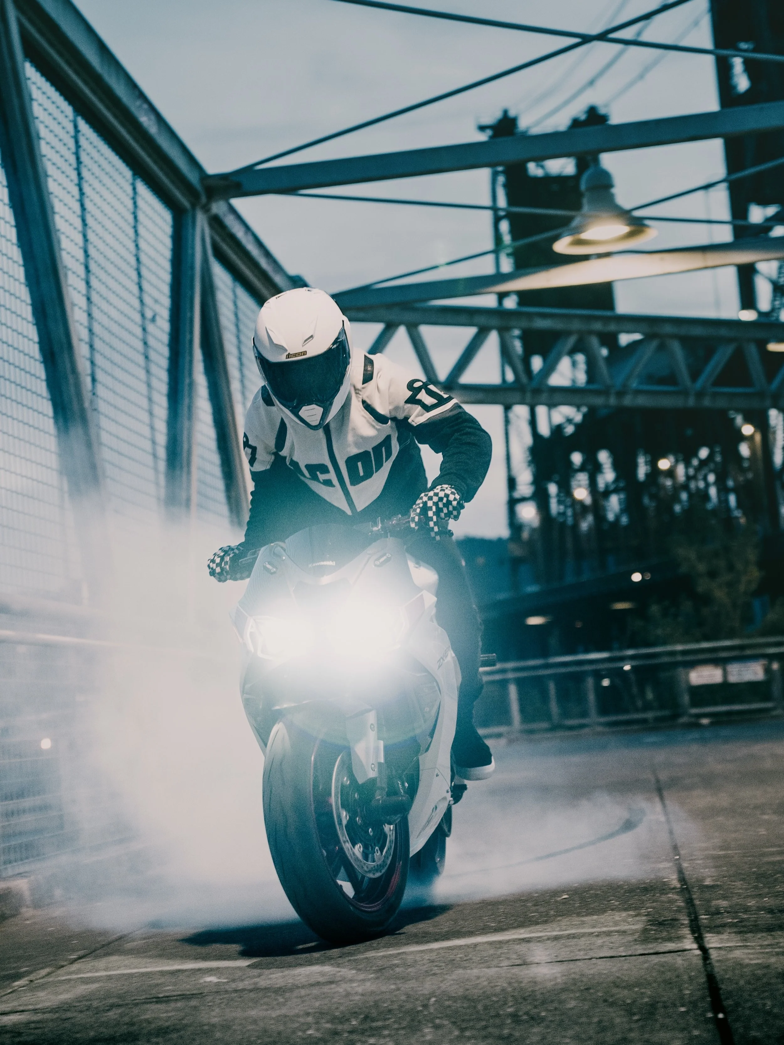 The ICON street uniform for the asphalt operator. The Ultraflite brings handcrafted FRP construction, MIPS&reg; protection, and aggressive venting, while the Contra3 delivers Iron Weave mesh airflow, reinforced impact zones, and integrated D3O&reg; a