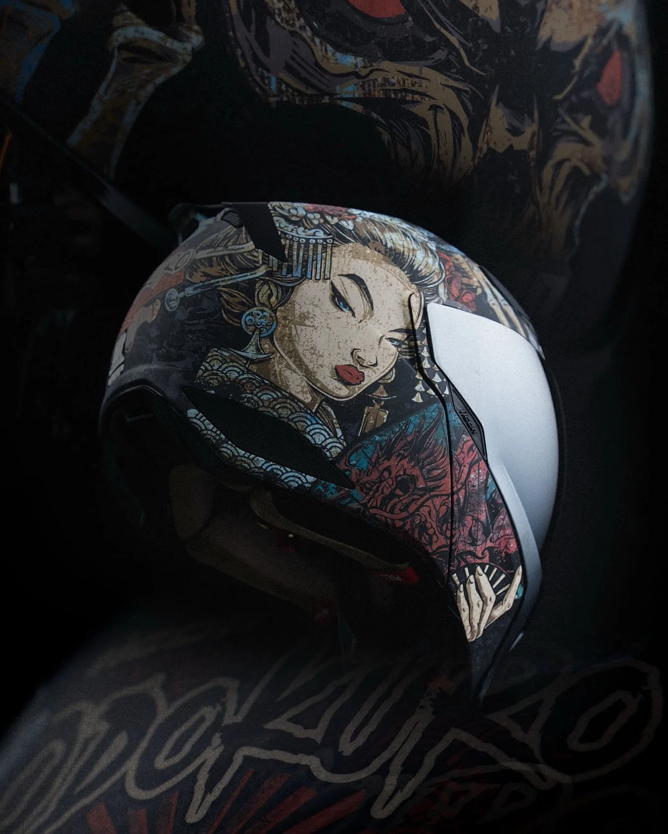 Loud pipes. Loud graphics. Loud opinions. ICON has never been for subtle people.

Meet the Threshold Odokuro, the only modular sportbike helmet you&rsquo;ll ever need. Built with a sport fit, high-volume ventilation, integrated drop shield, HydraDry&