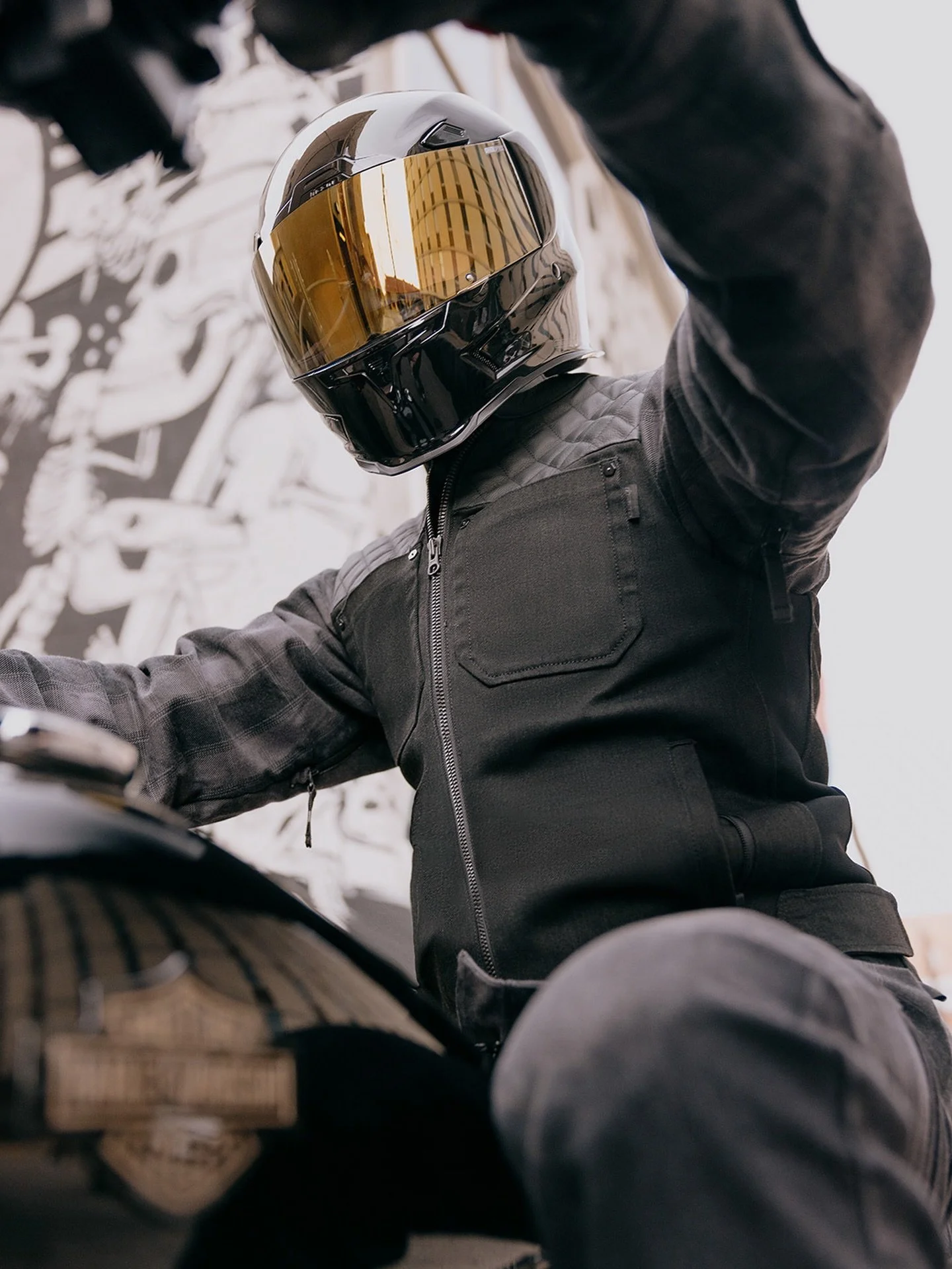 More comfort = more miles. It&rsquo;s really that simple.
 
The ICON Chamonix Vest: relaxed fit with real-world protection. Featuring full-grain leather shoulders, abrasion-resistant CORDURA&reg; denim, and a D3O&reg; CE-certified impact protector. Y