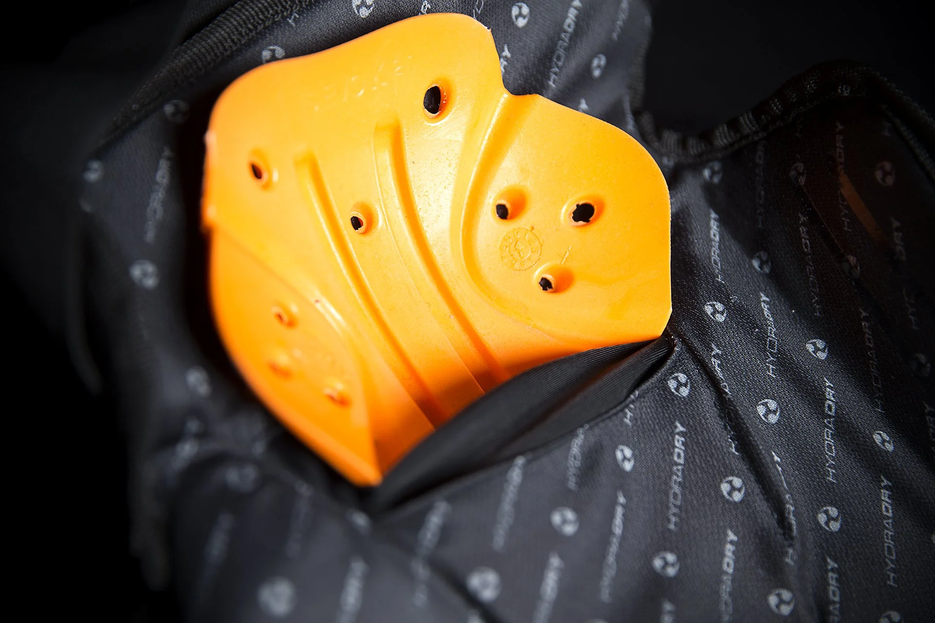 FieldArmorStreetKneeGuardDetail9.jpg
