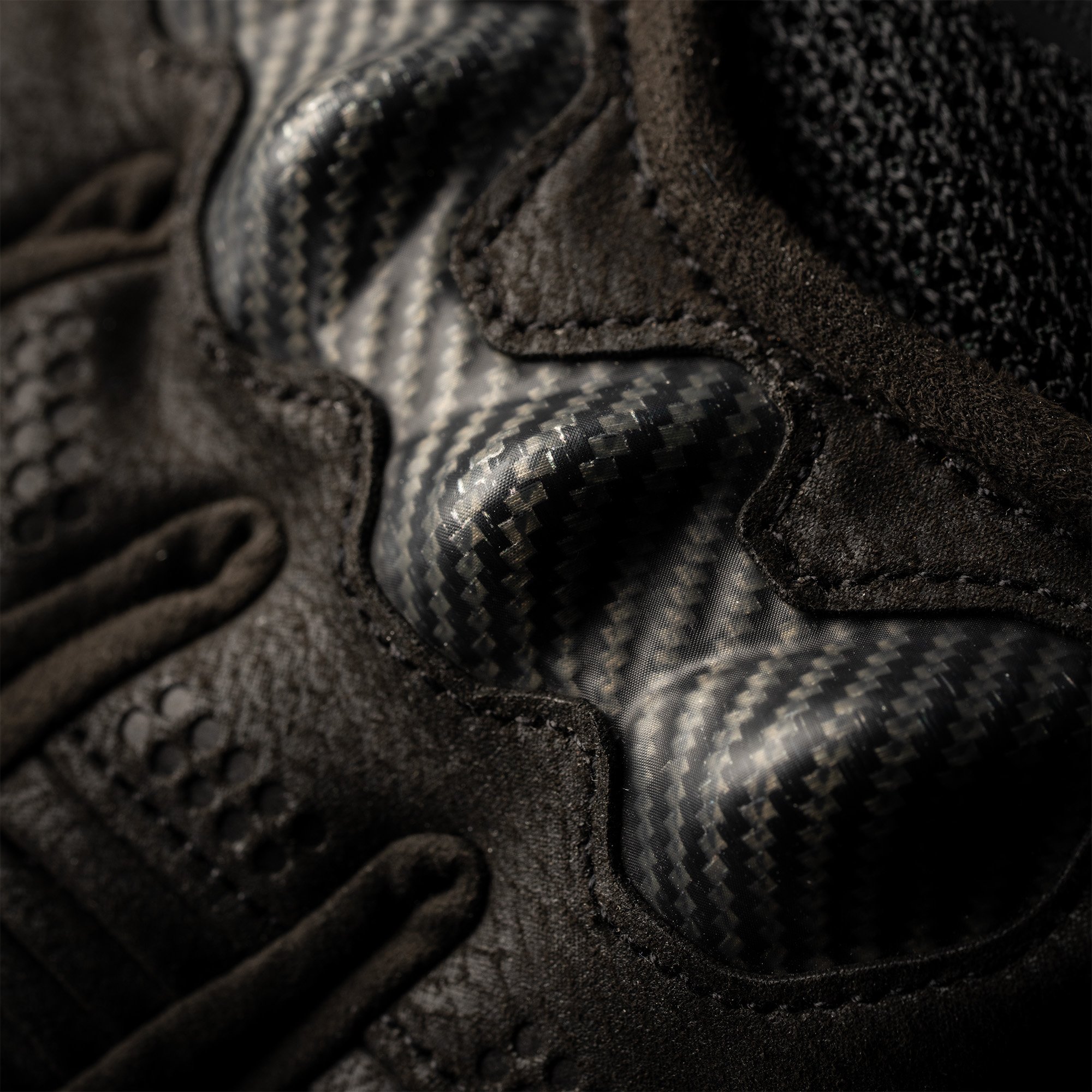 Contra3GloveDetail-3.jpg