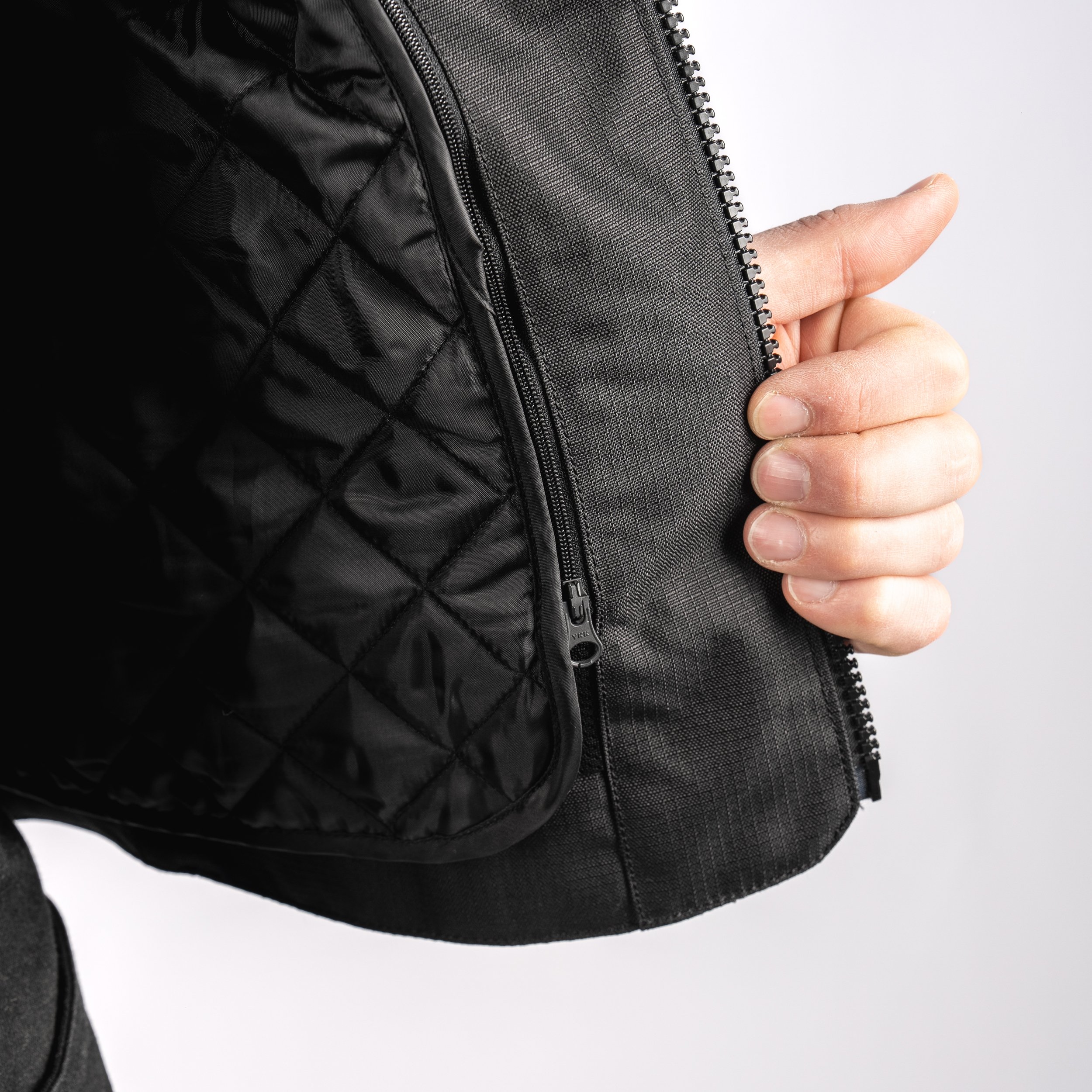 Contra3OnBodyWhiteBlackDetail3.jpg