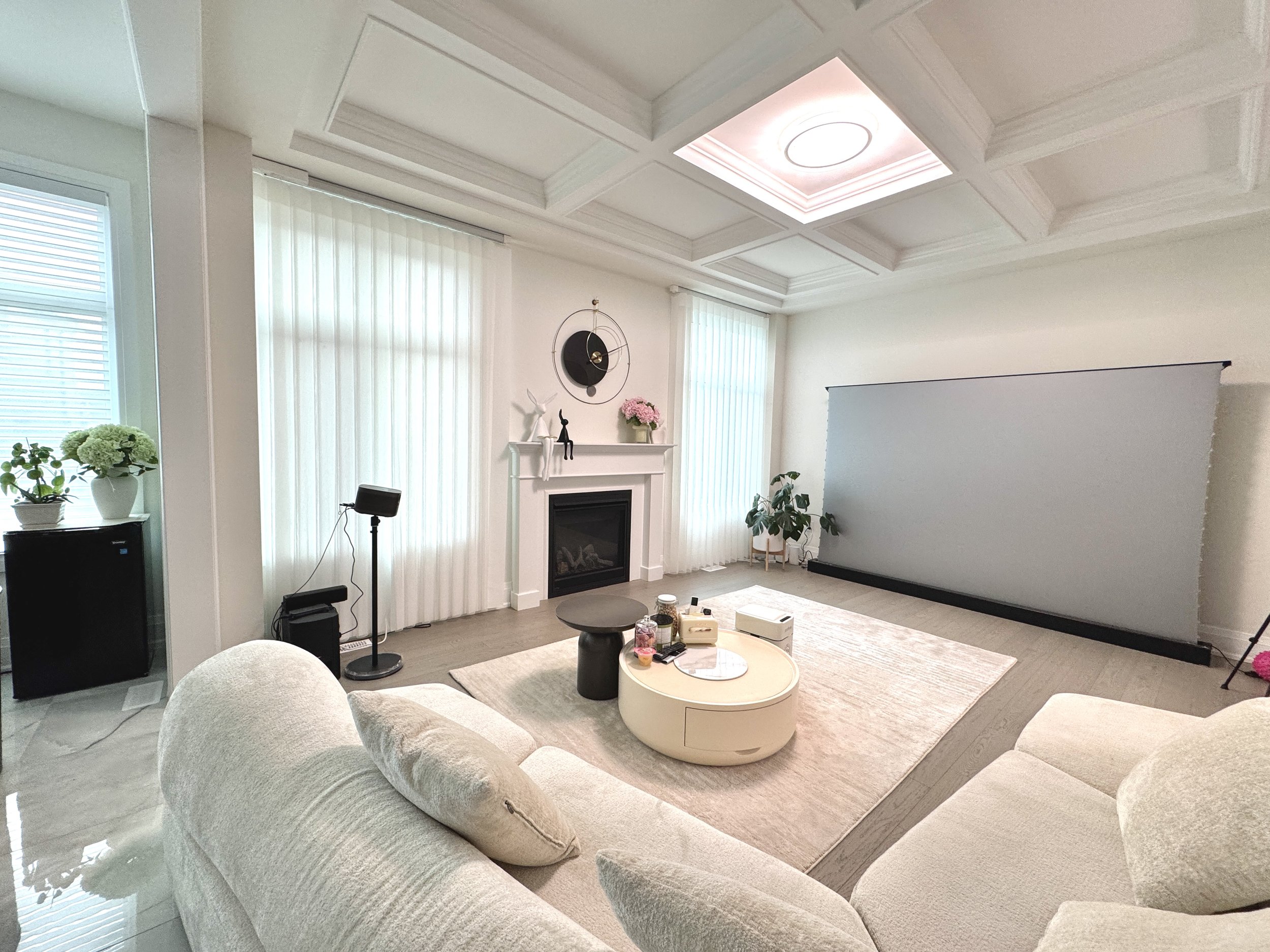 Living Room2.jpg