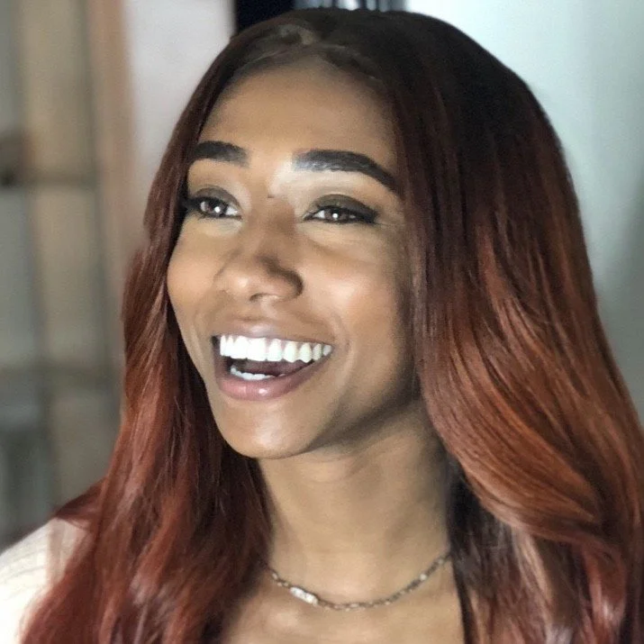 Zoe Huff Headshot.jpeg