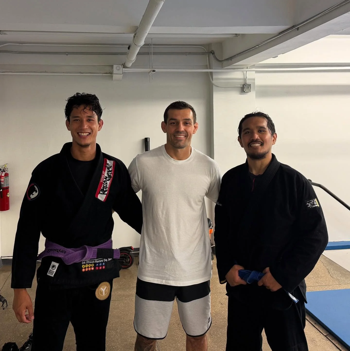 A long overdue visit to the Blue Basement.
I missed you all and I look forward to getting back in the grind with you all.

Special shoutout to @fcoelhobhz and the Noon Squad
and to @robsongracie for an amazing private session 💪🏾