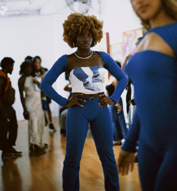 The intended top for this set was misplaced so we had to improvise on show day.
Shot by @eyeamnovember (IG)