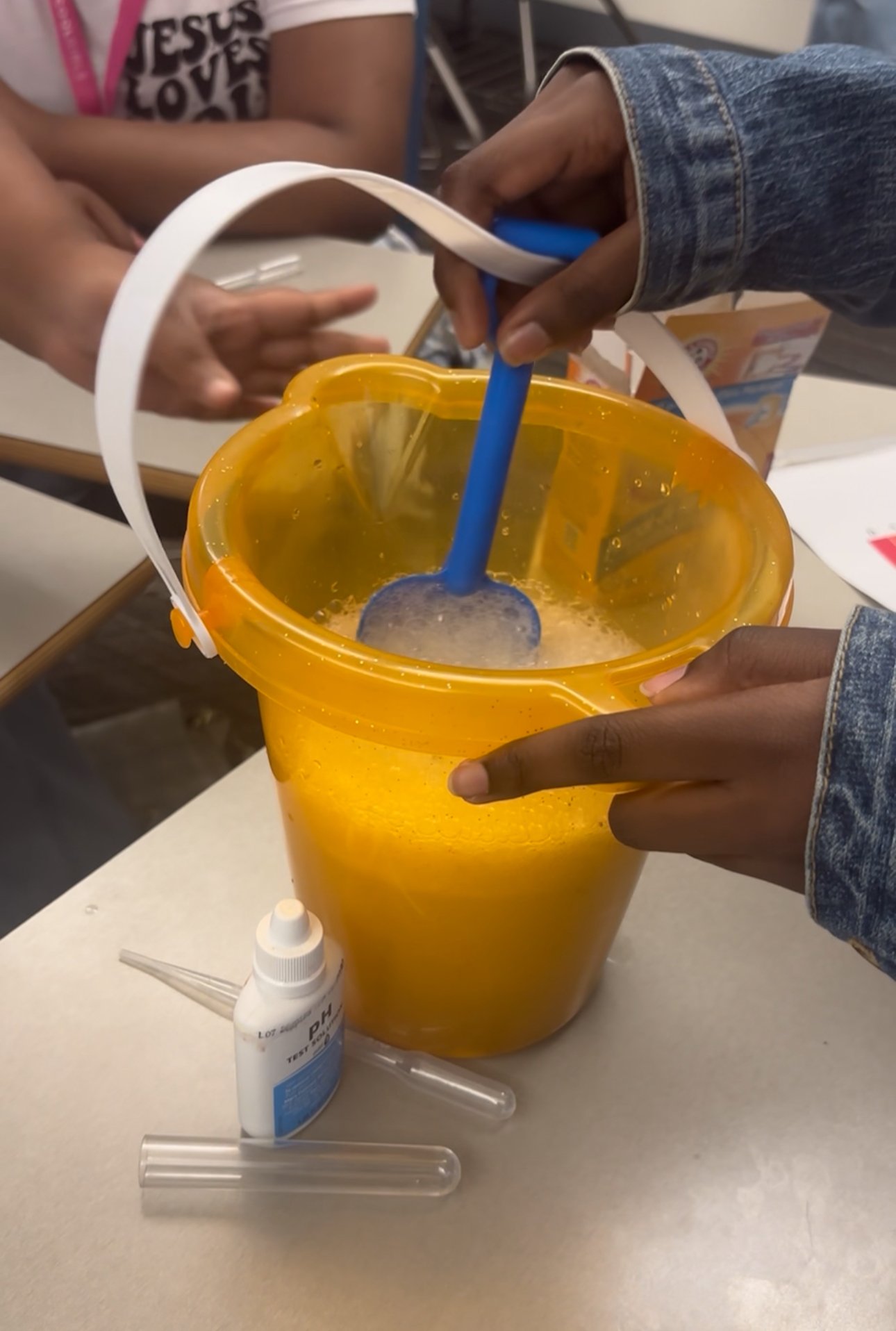Mixing solution for pH testing