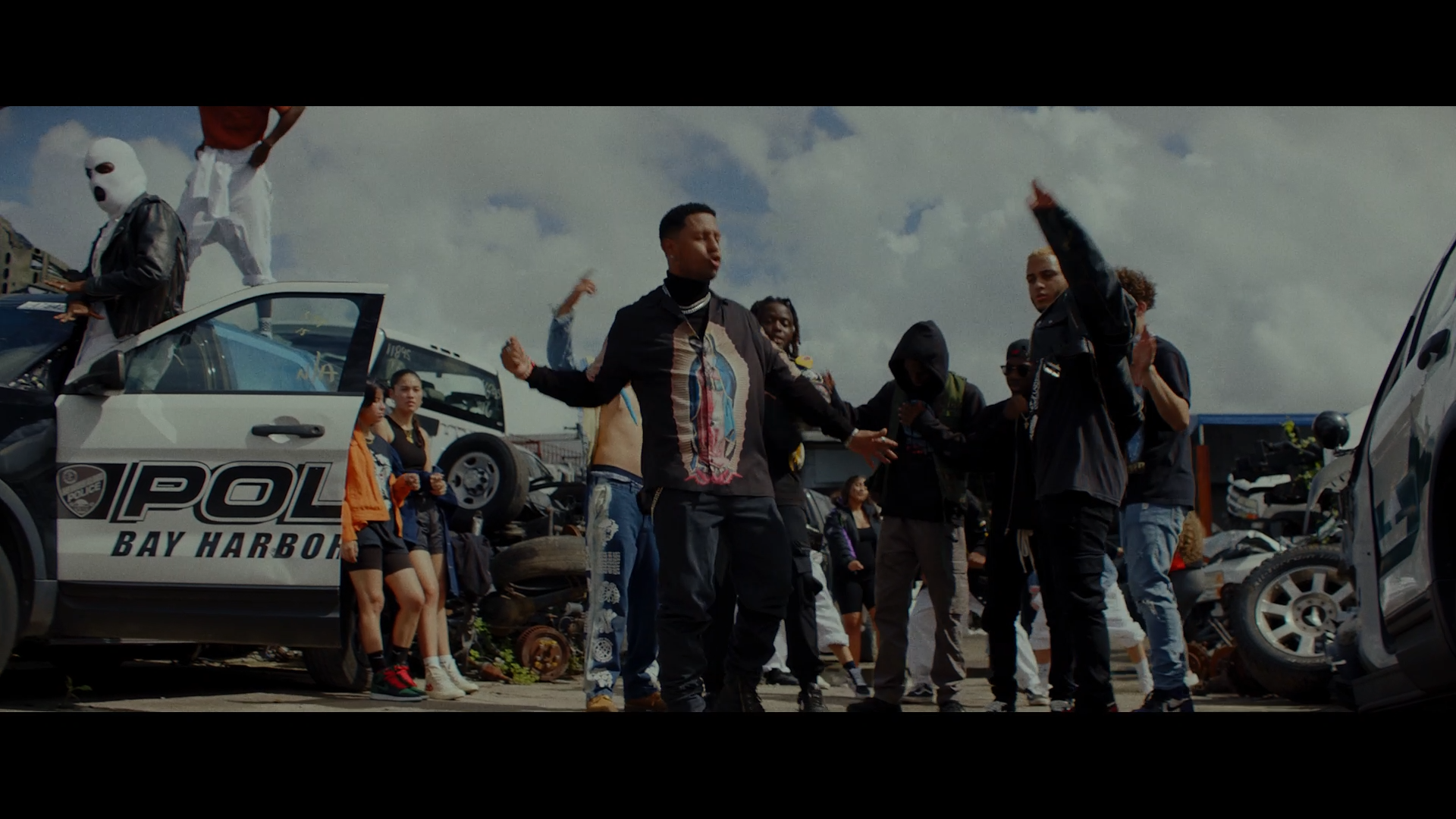 QUE PASO_OFFICIAL FINAL H264.00_01_13_01.Still008.png