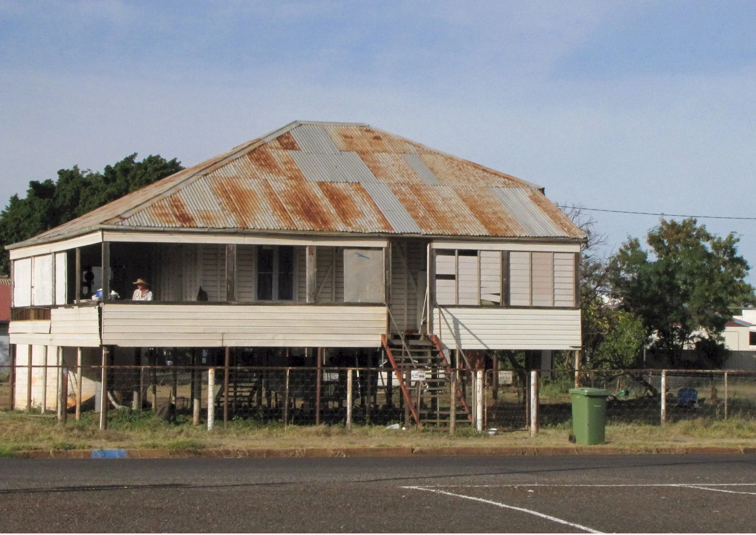 lh 130 Cloncurry.jpg