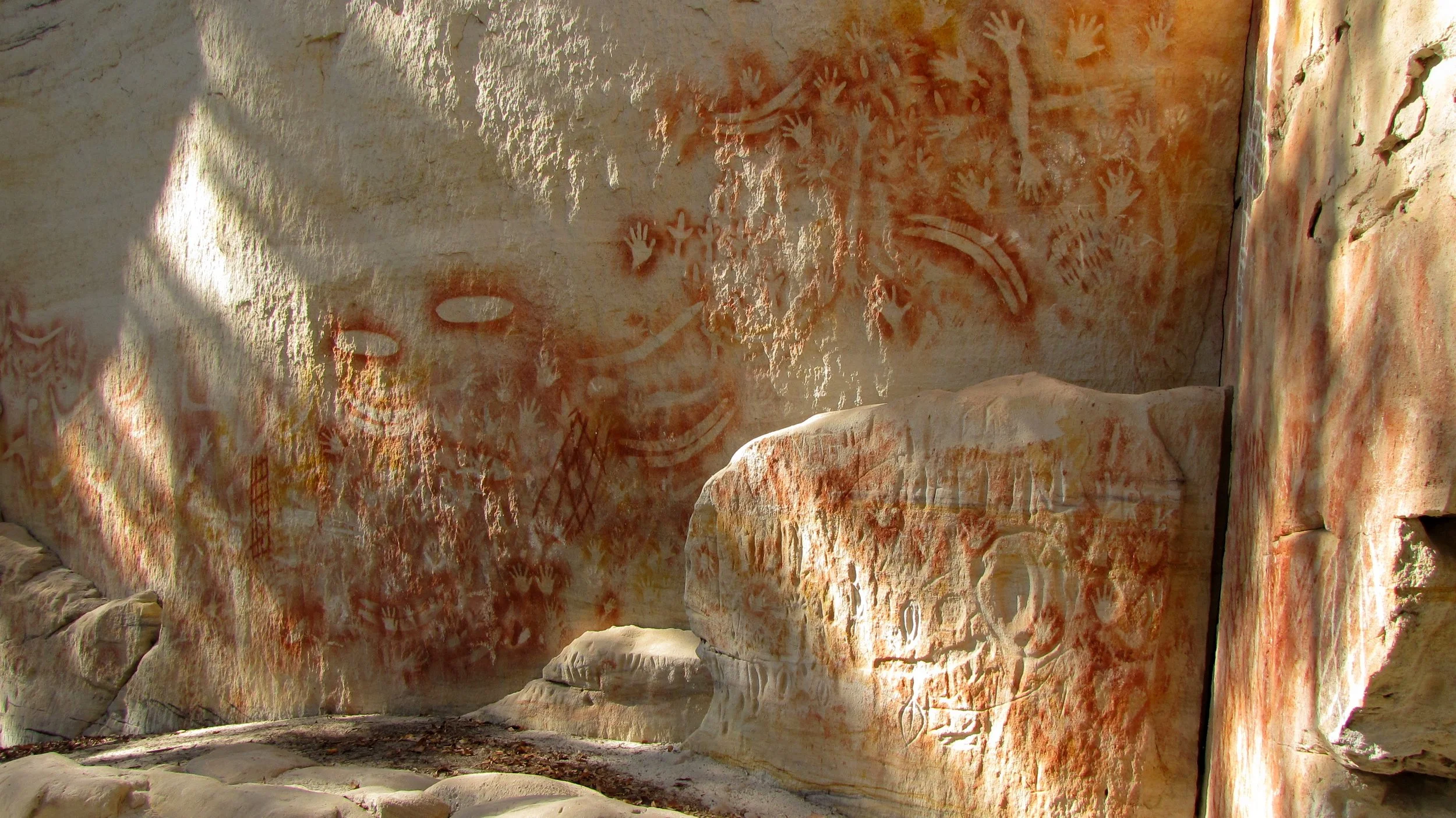 lh 213 The Art Gallery.jpg