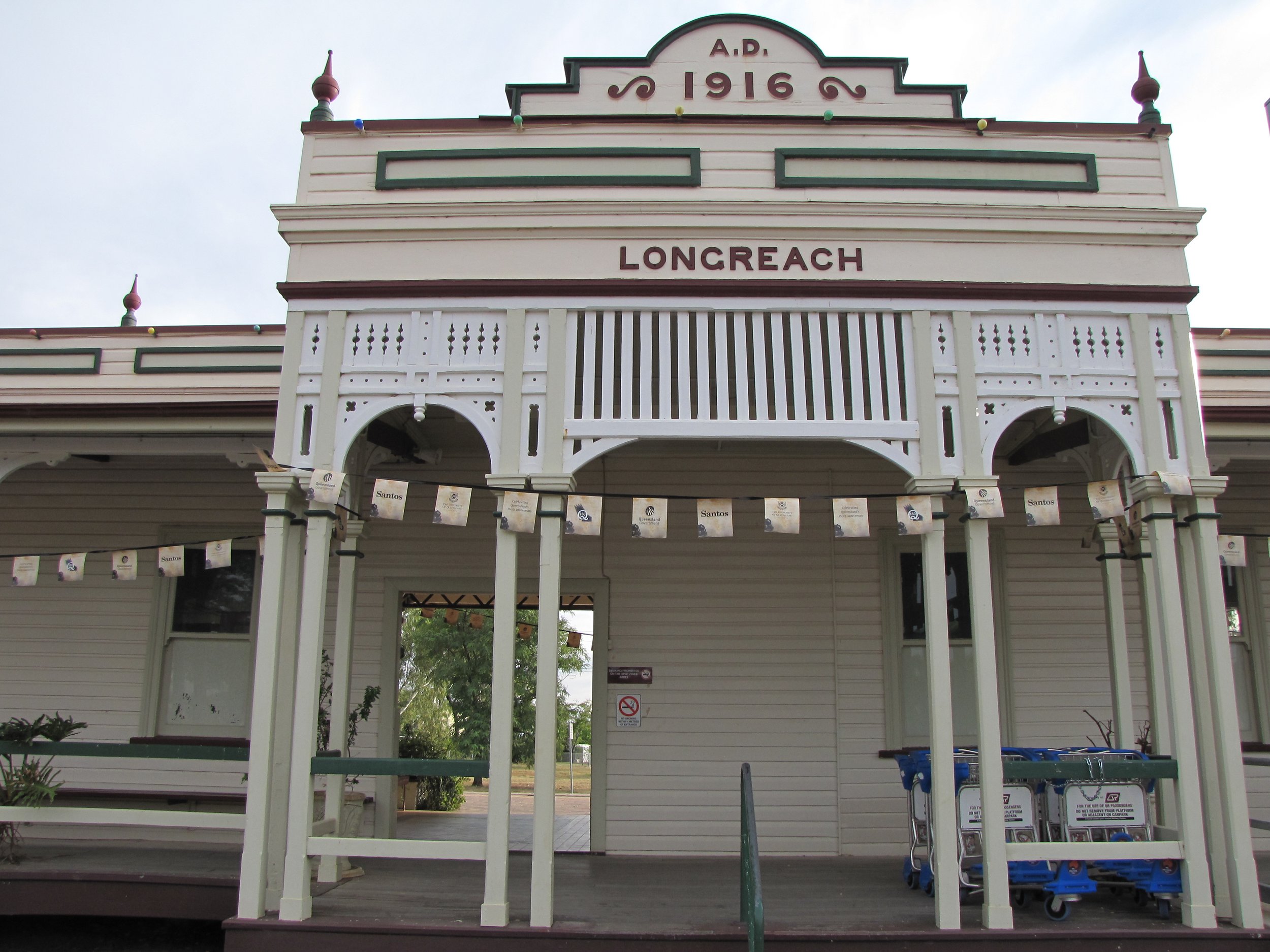 lh 175 Longreach Railway Station.jpg