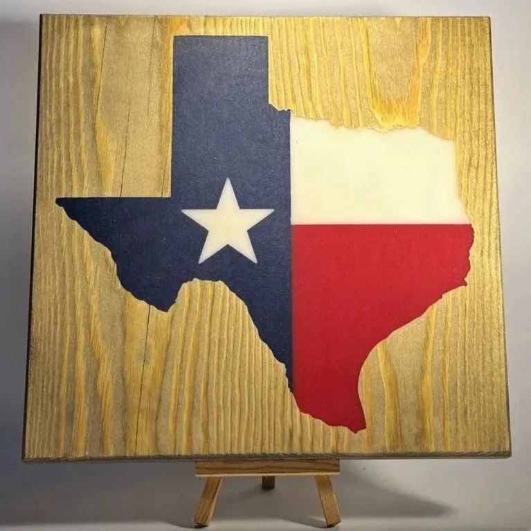 Vrij werk wandobject van hout en epoxy vorm Texas