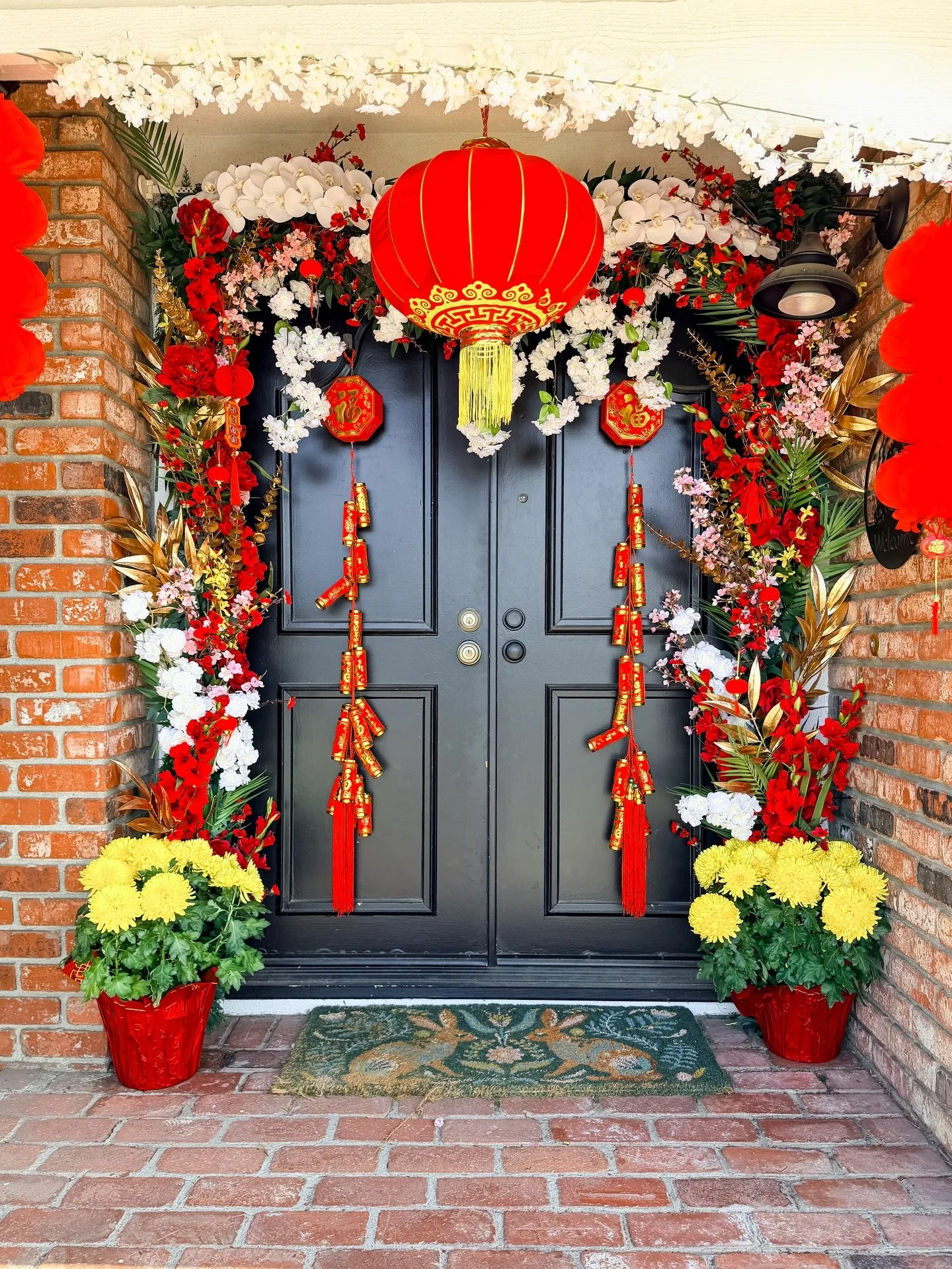 I am soooooo behind on Chinese new year prep this year&hellip; but at least the porch is done 😂 And we&rsquo;re hosting reunion dinner on Monday 🤪Now starting the panic cleaning and figuring out what I&rsquo;m feeding people 😂. 

#chinesenewyearde