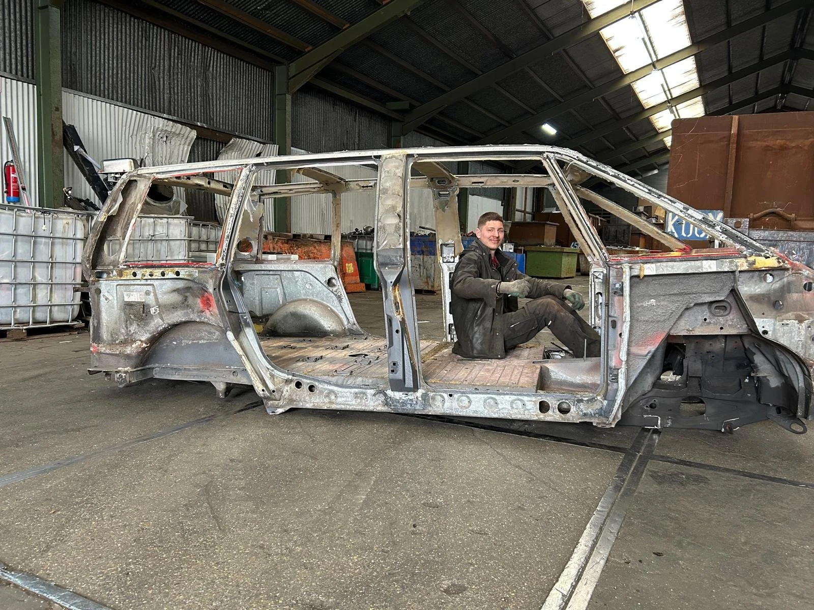 Daan krijgt een auto van de zaak! Nog een paar onderdelen verzamelen en hij rijdt zo naar huis. Lever jij ze bij ons in? 🚗