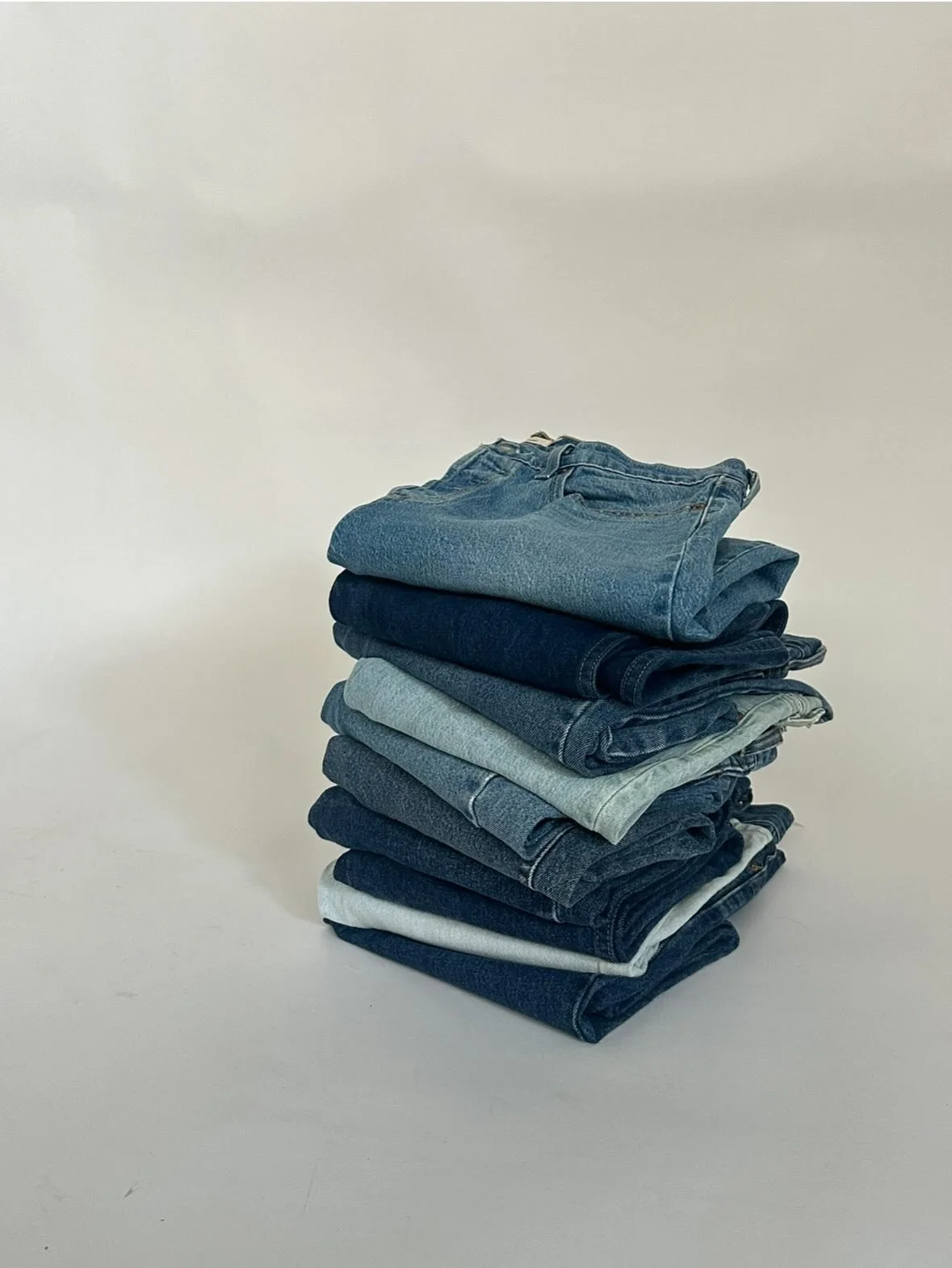 staple denim anyone? 

prepping for LIM pop at at @olio.chicago and bringing out the Spring collection

12.20-12.22