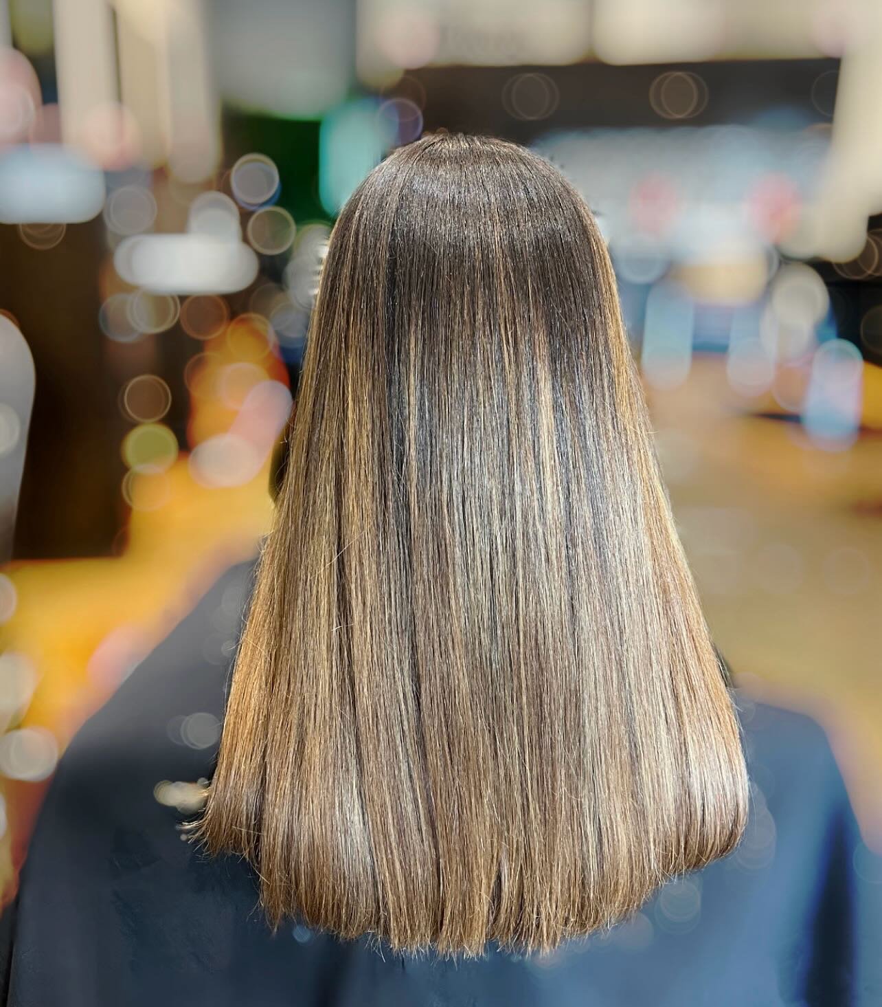 Balayage Beauty✨ Dm to book your perfect custom color today 

#elizabeauty #lastylist #lahairdresser
#santamonicahair #customcolor
#colorcorrection  #balayage
#brentwoodhair #venicstylist#colorcorrectionstylist #santamonicasalon