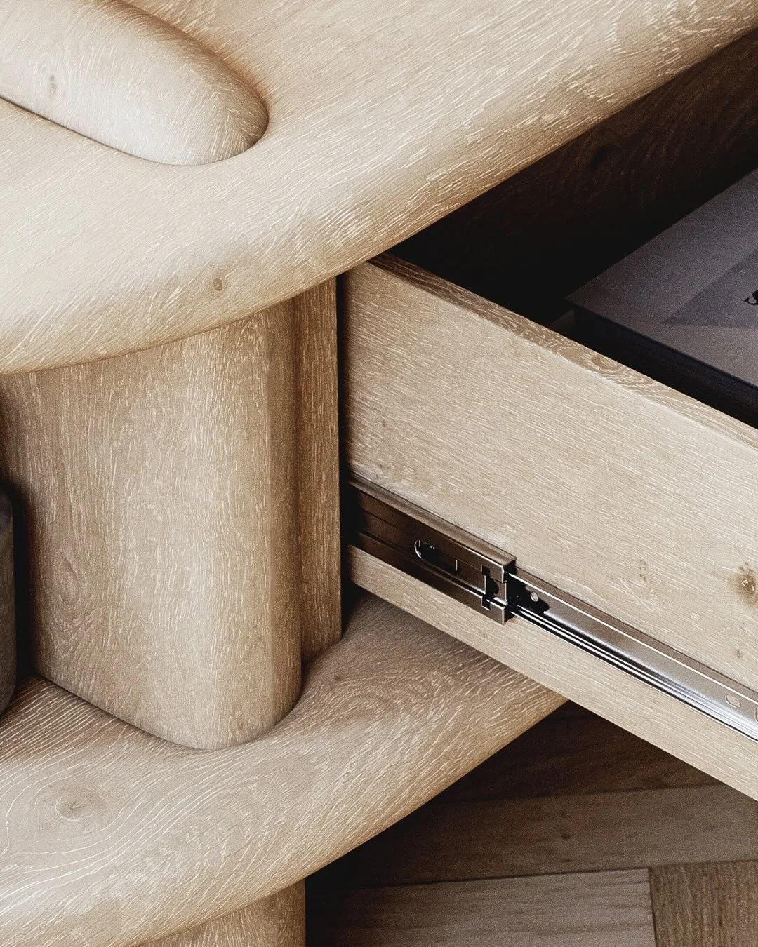 Credenza Cerralvo 

Ideal para darle un toque de calidez y armon&iacute;a a tu espacio. 

De Baja Sur Mobiliario choyero 

www.duramenmobiliario.com

#mobiliario #interiordesign #furnituredesign #interiorismo #bcs #loscabos