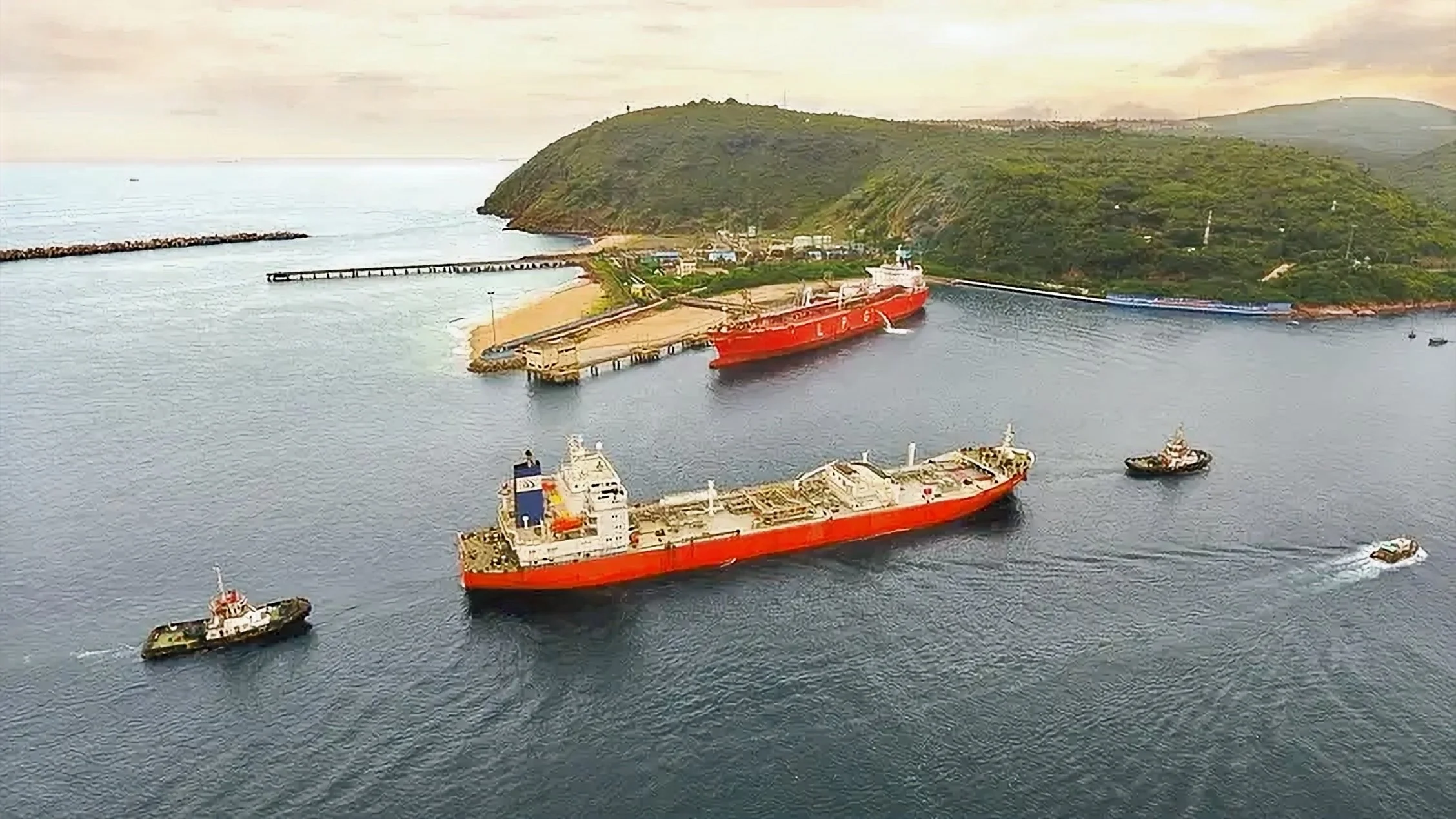 EIPL LPG Jetty VTZ Outer Hourbor.jpg