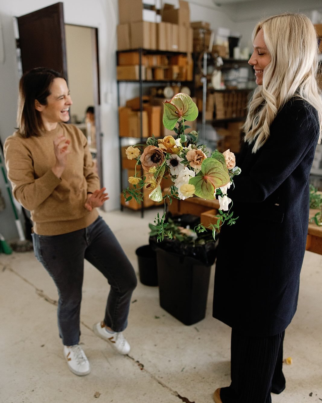 Designing with you Adri was a dream!! You are incredibly kind and talented. 

Thank you for sharing your knowledge and studio with me. Until next time!!

📷: @heather.photo 
🌼: @mossfloral