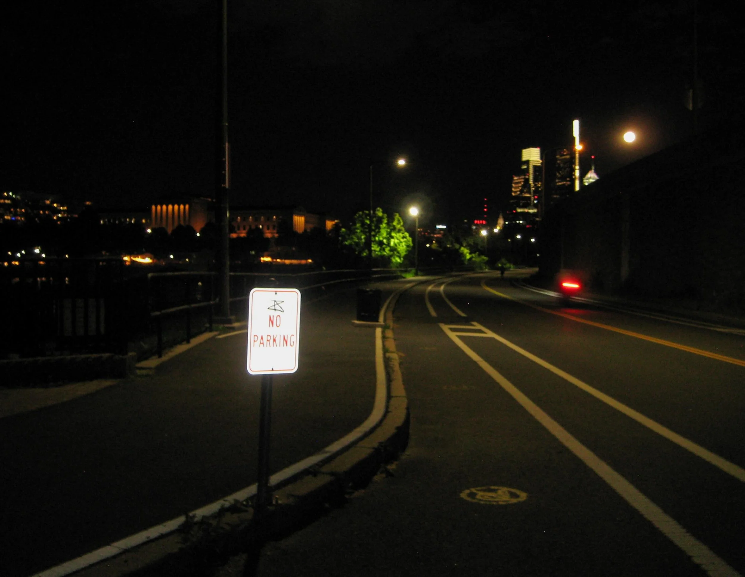 Philadelphia Blue Moon, Digicam ;) 
-
Only 14 shots on the SD card, sacrifices were made, flash was used, a rare second full moon captured while a motorcycle goes by, watching the art museum 
-
#Philadelphia #Fullmoon #Bluemoon #Photography #Landscap