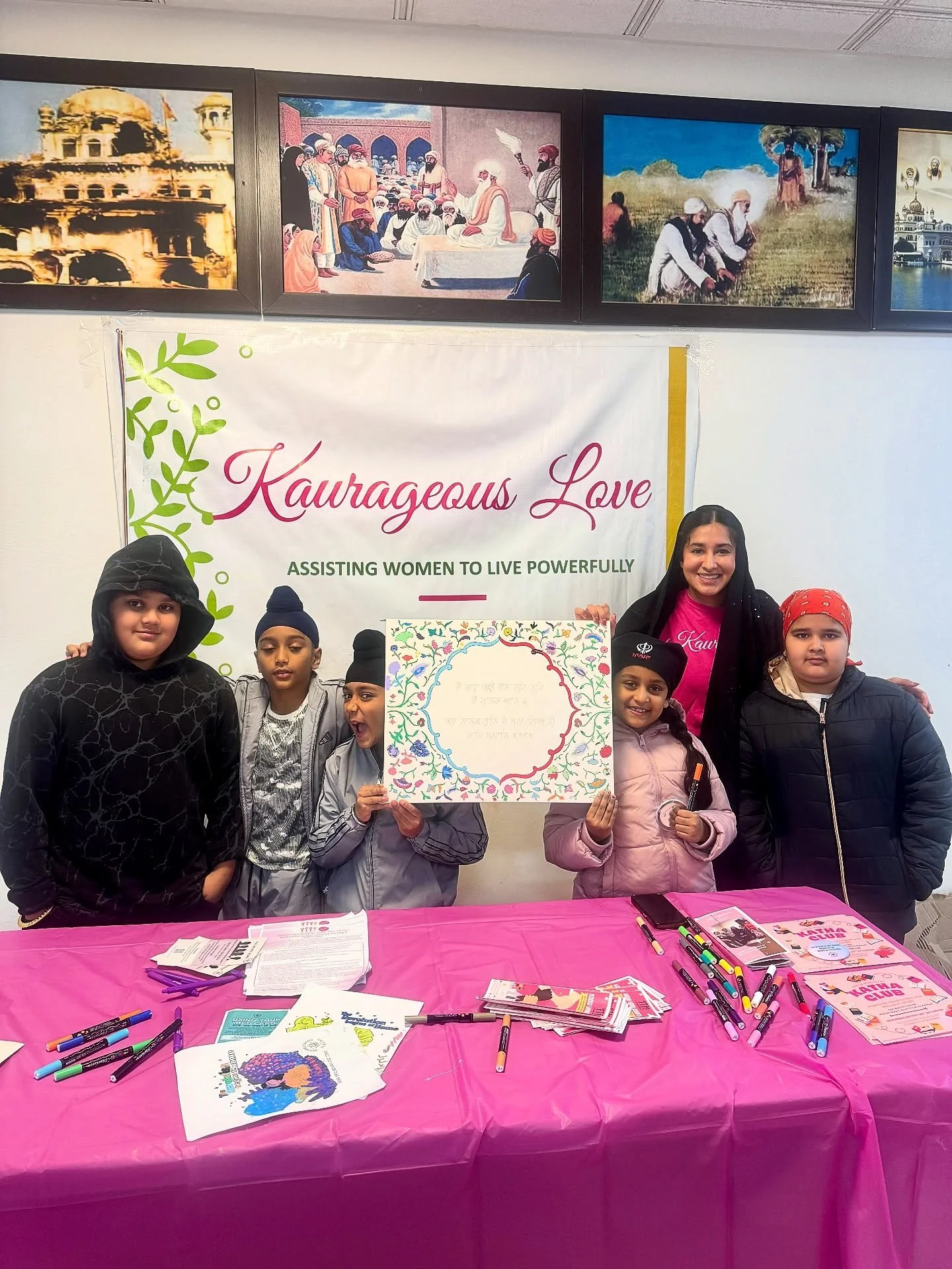 Another incredible tabling event this Sunday with @sikhfamilycenter featuring art by @immersedinyou! 

As a team we were able to hand out resources about the @sikhfamilycenter Punjabi hotline for individuals facing gender based violence, Know Your Ri