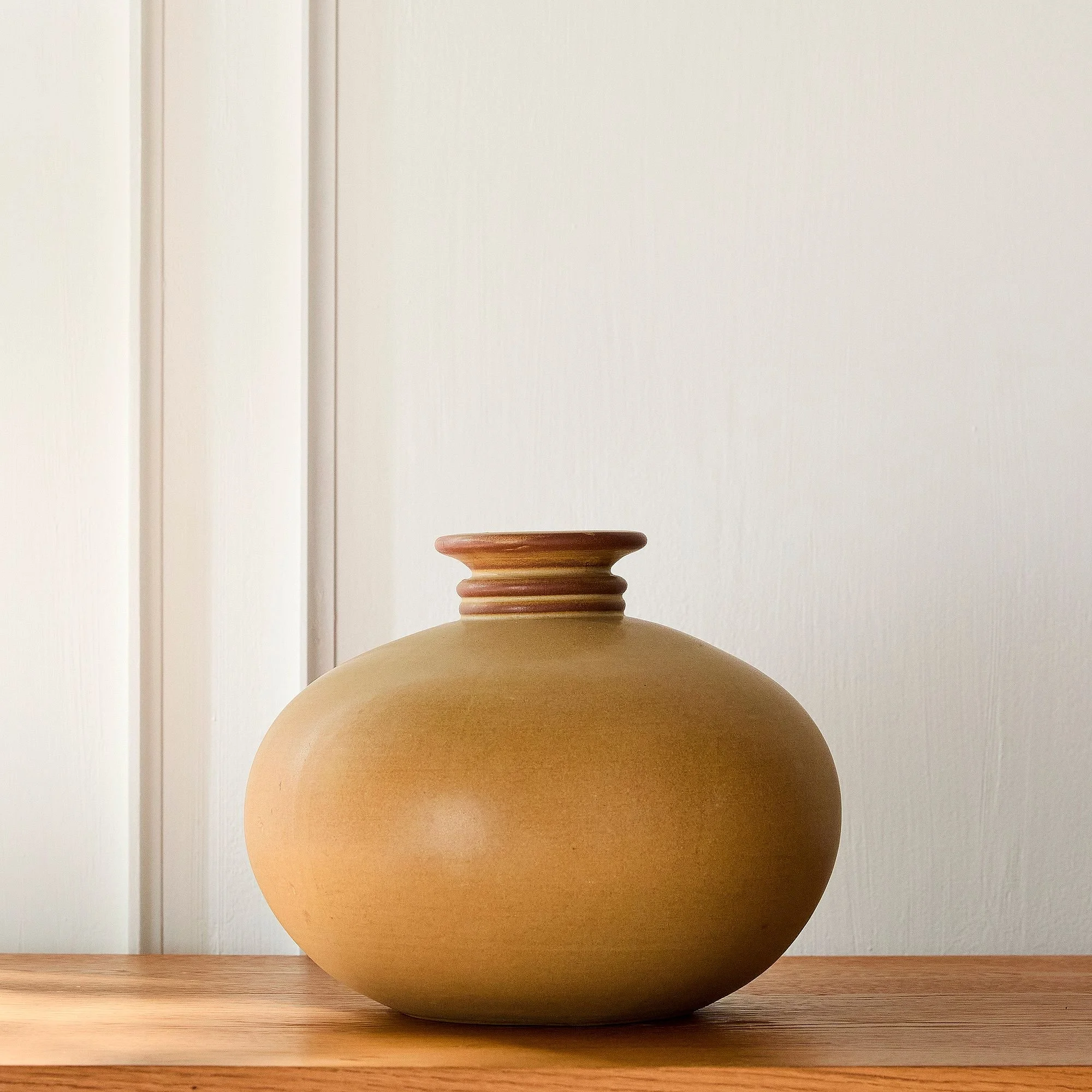 tan round ceramic vase modern geometric simple