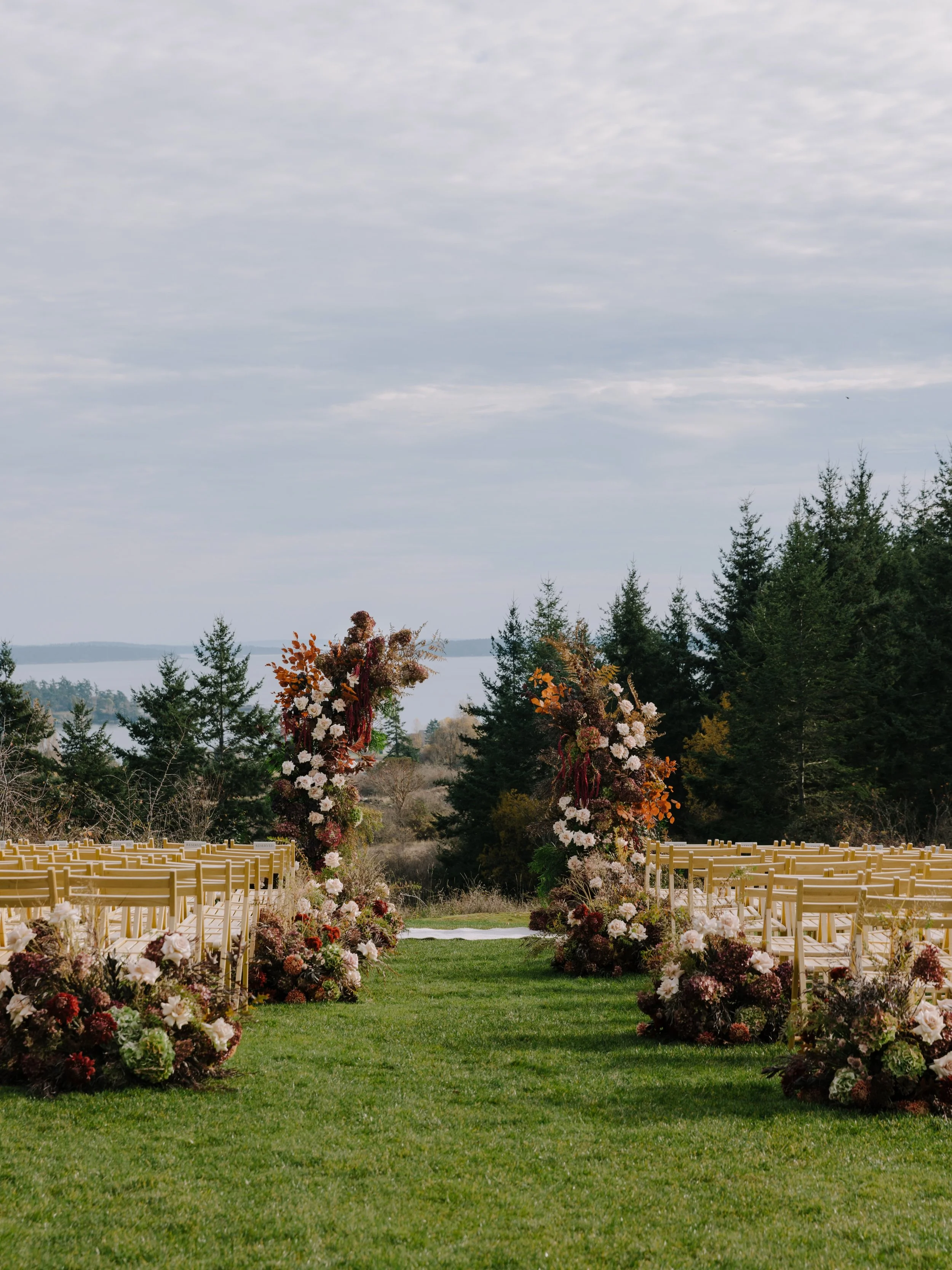 The vibe was to bring in cozy and elegant vibes. I loved our color palette use and the floral ingredients chosen to support the vision.

Photography &amp; Videography: @therajans
Venue:	@saltwaterfarmsji
Catering: @bonnieraefinefoods
Florals: @bahtoh