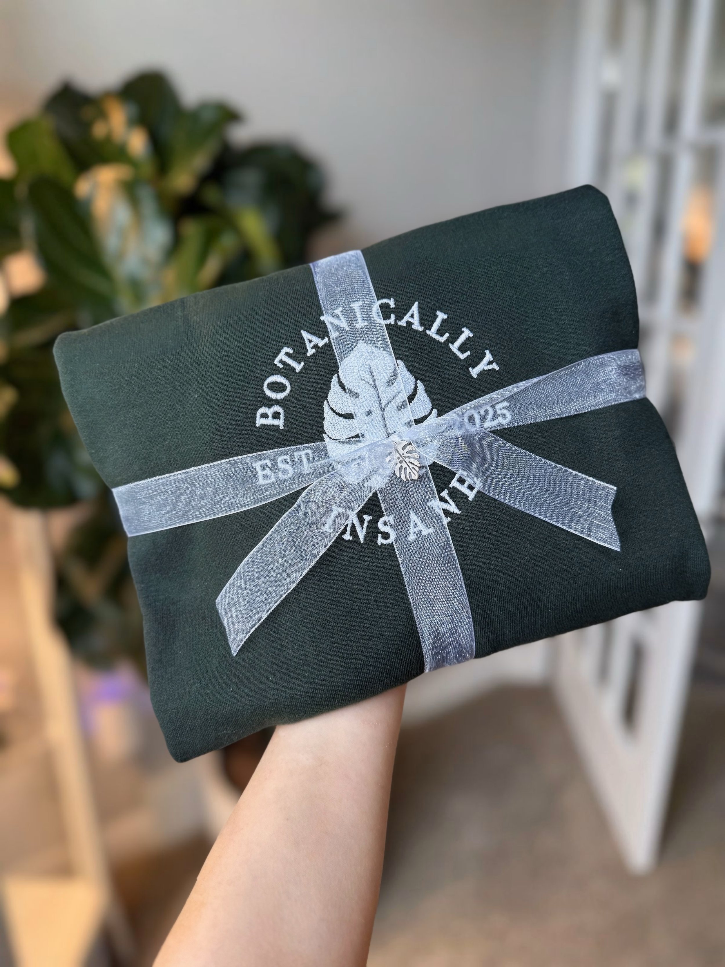 botanicallyinsane-oversized-embroidered-crewneck-green4.jpg