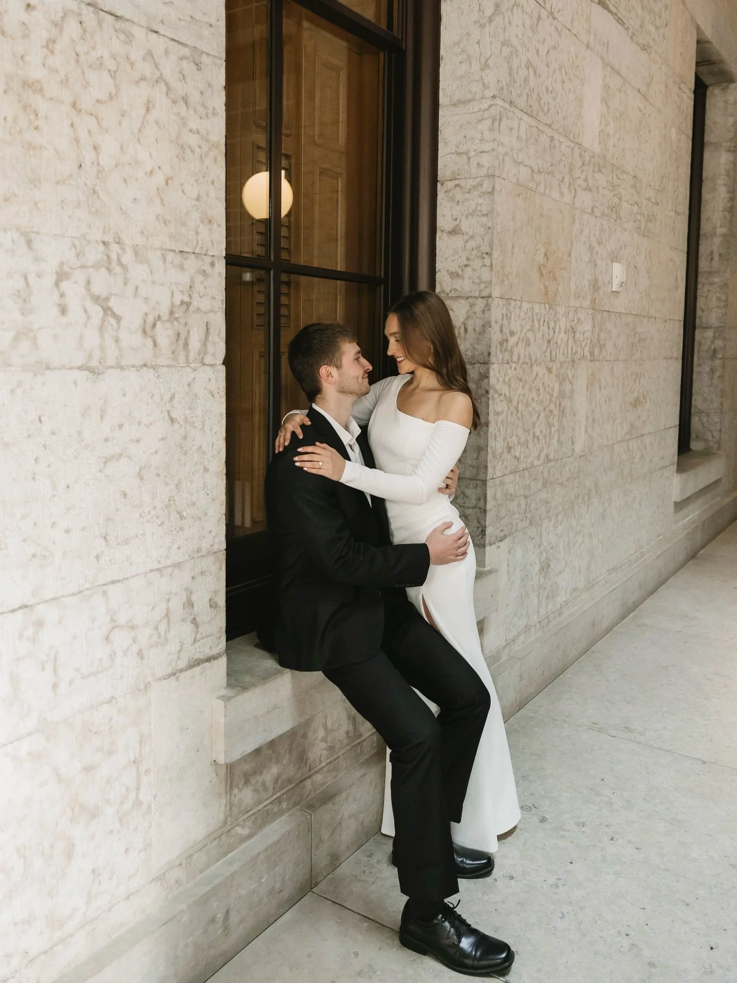 An engagement session that felt easy &mdash; running around the statehouse, laughing and enjoying every moment. Paige &amp; Hayden were a joy to work with and I can&rsquo;t wait to see their journey unfold.✨