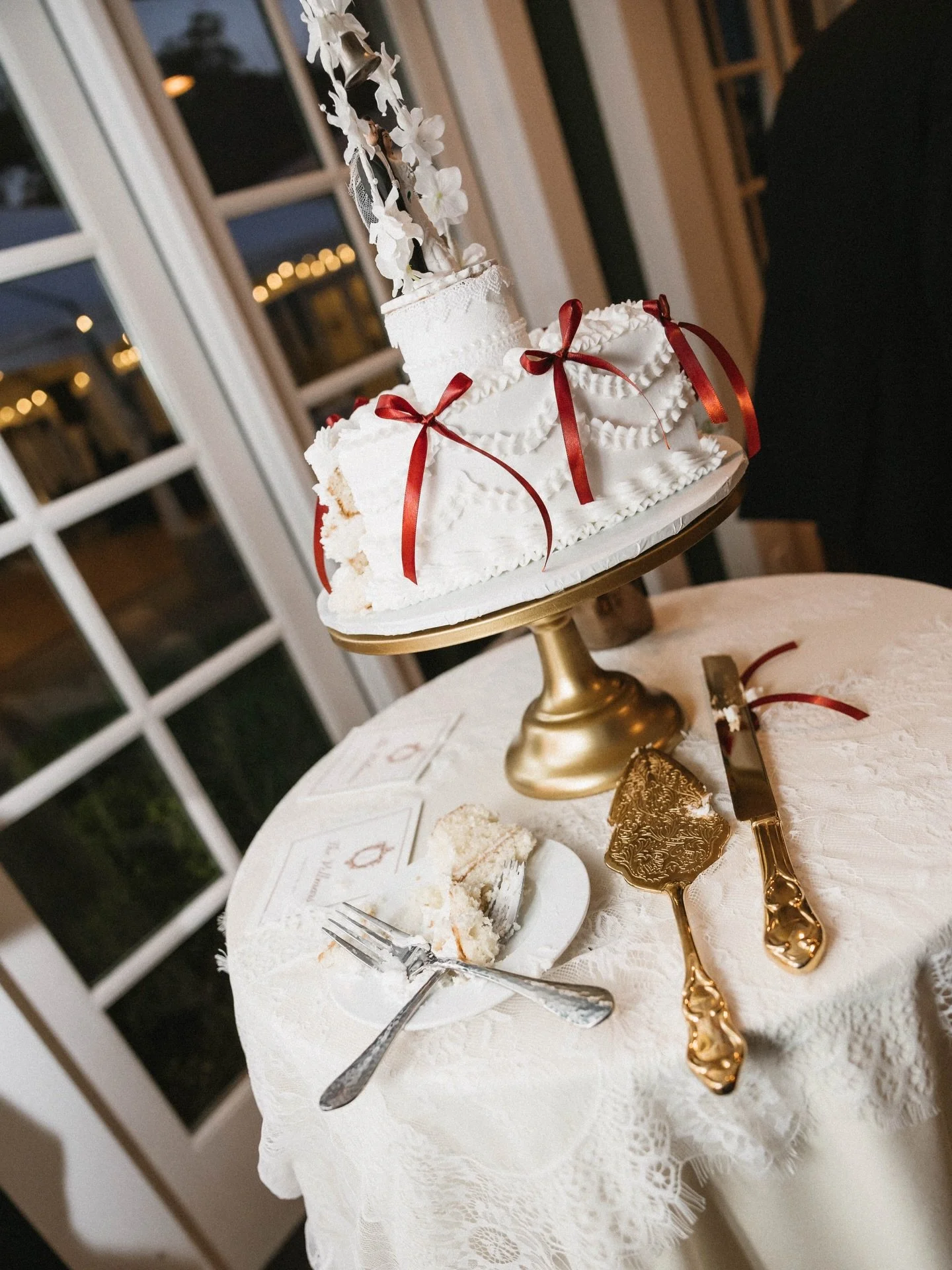 Cheers to 2026 🥂 I&rsquo;m looking forward to working with all my amazing clients. It&rsquo;s never too early to book your session &mdash; fill out the form on my website to inquire.🤍