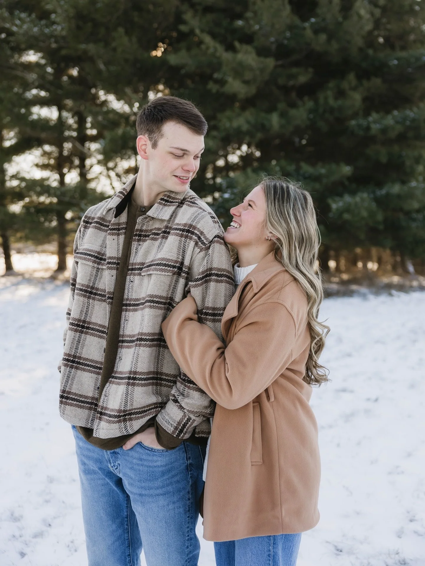 Where the cold feels softer. ❄️

Tori &amp; Parker - JUST WOW you two were an absolute blast to work with! I LOVE SNOW⛄️ 

#ohiophotographer #ohio #photography #toledophotographer #columbusphotographer