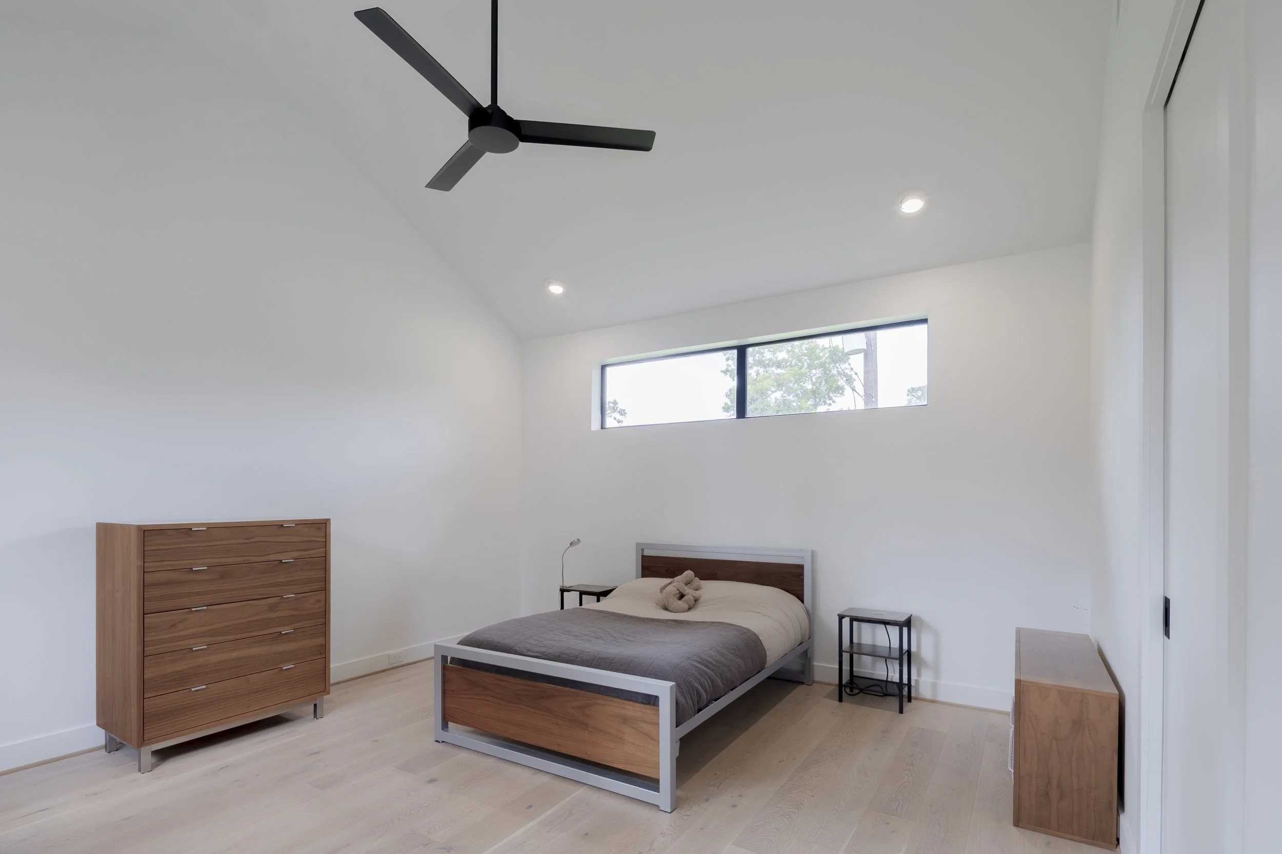 5210 Manor-27.jpg