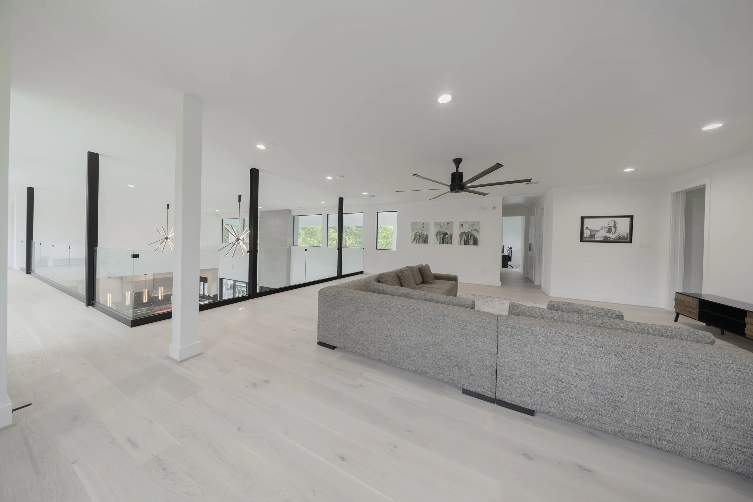 5210 Manor-23.jpg