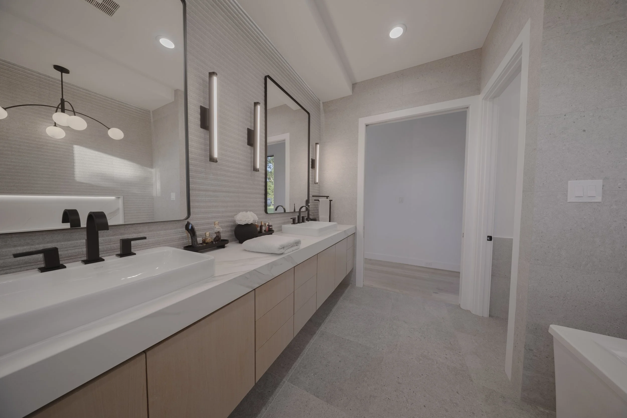5210 Manor-17.jpg