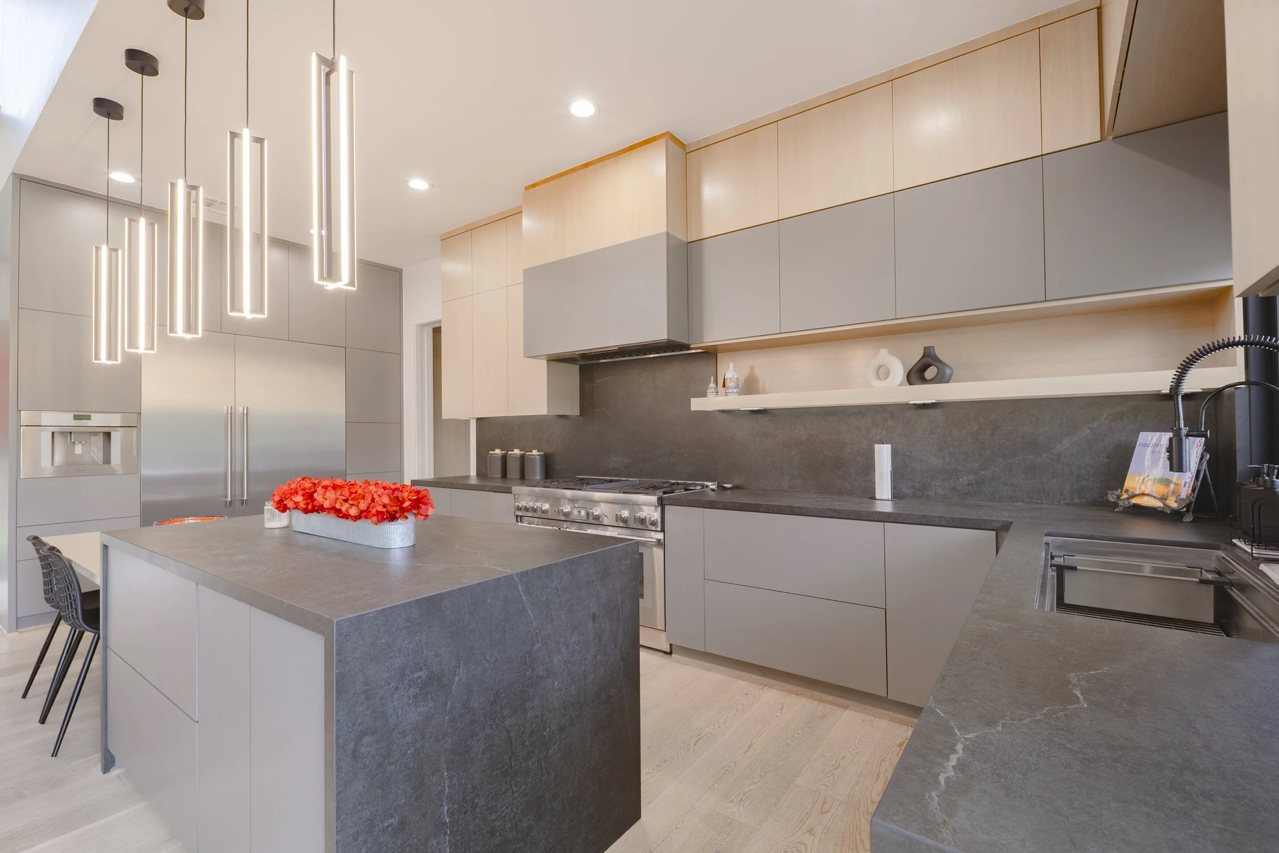 5210 Manor-33.jpg