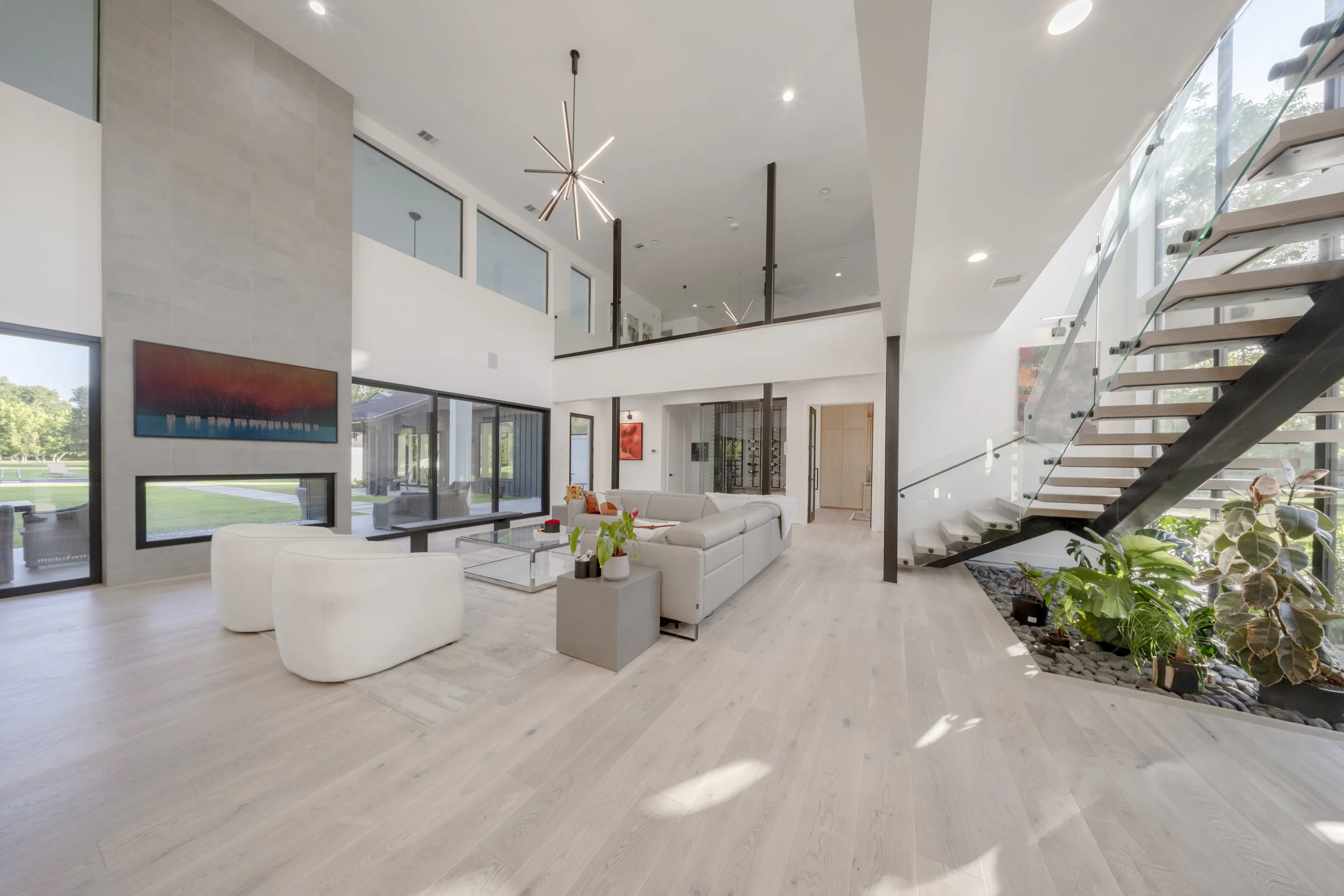 5210 Manor-5.jpg