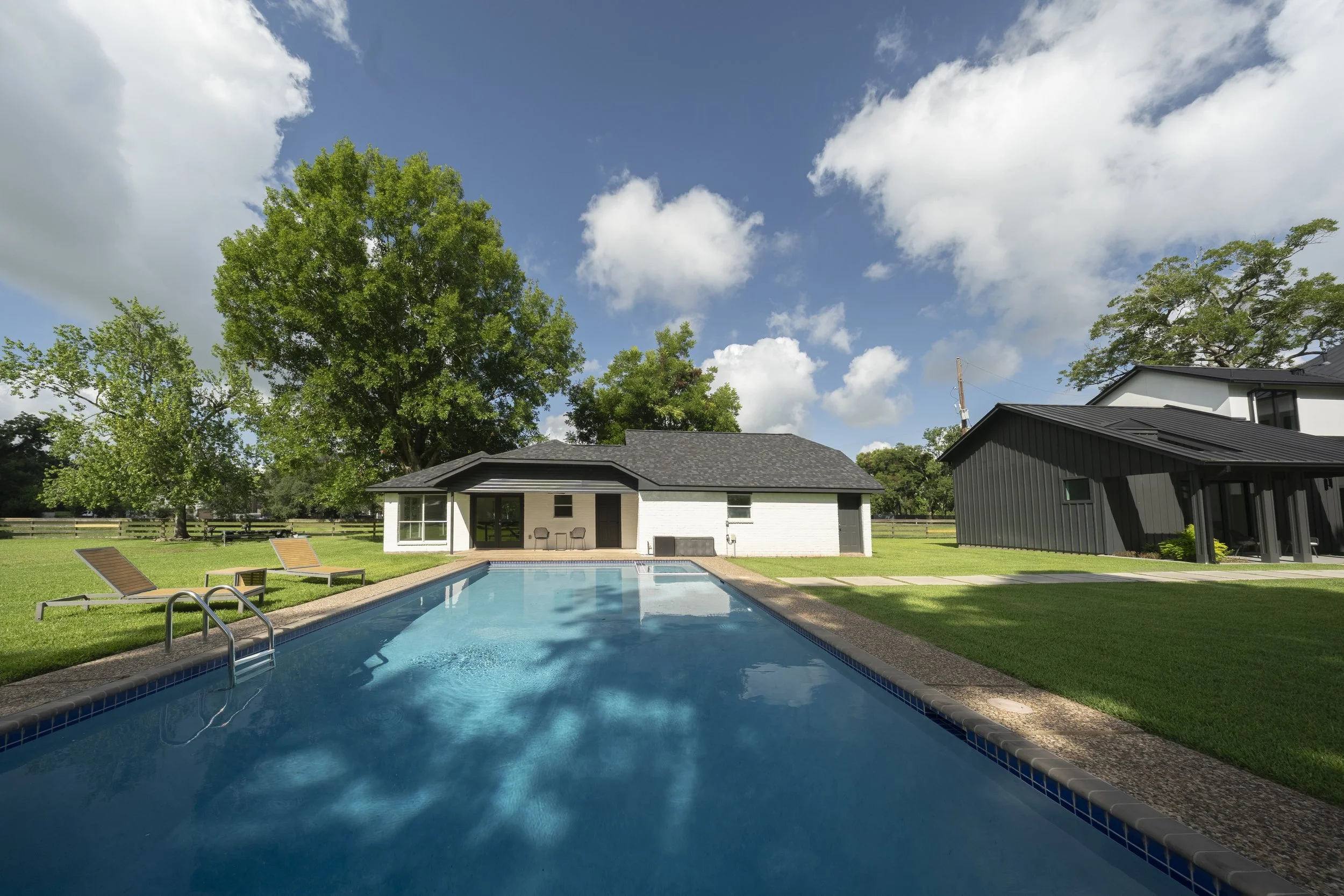 5210 Manor-39.jpg