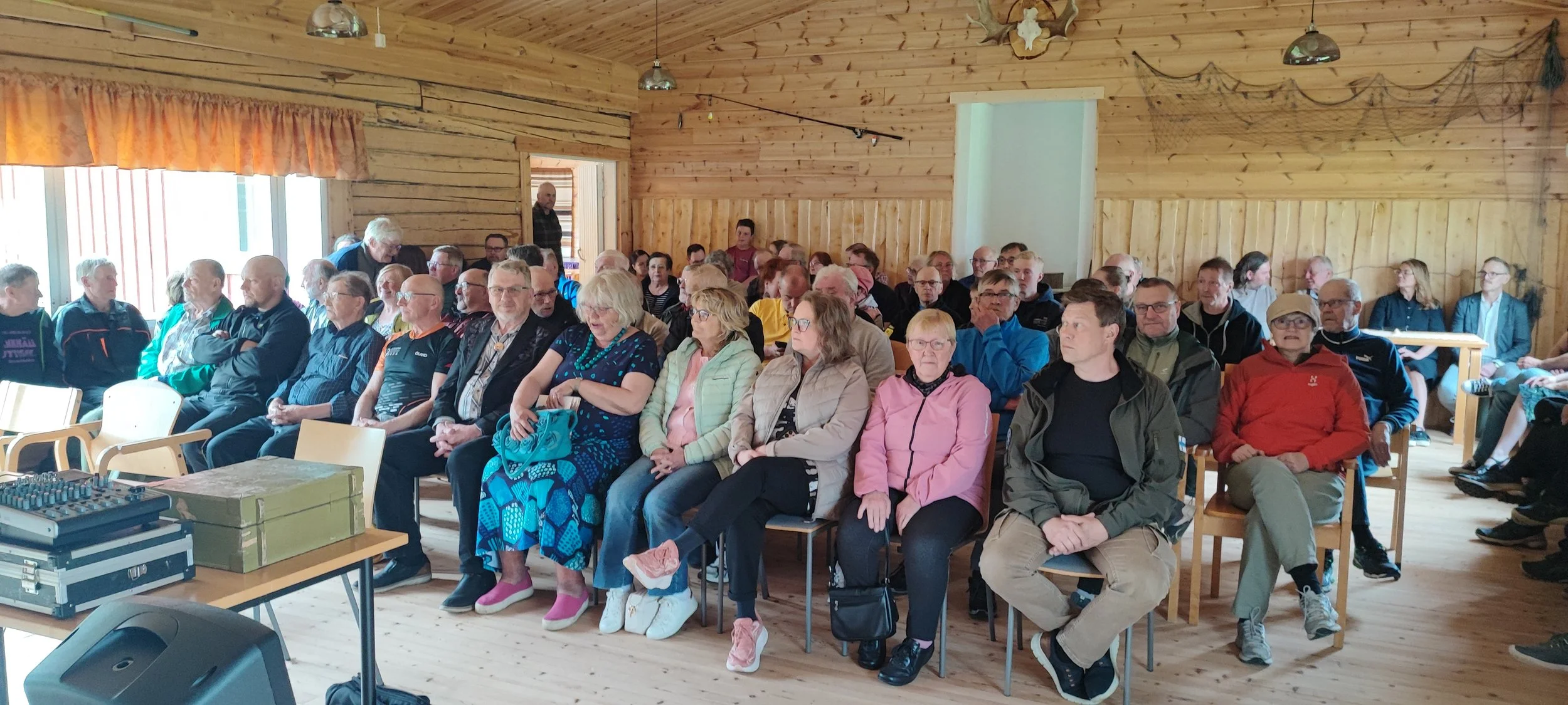 Osaran aukeat esitys Kouvan kylätalolla