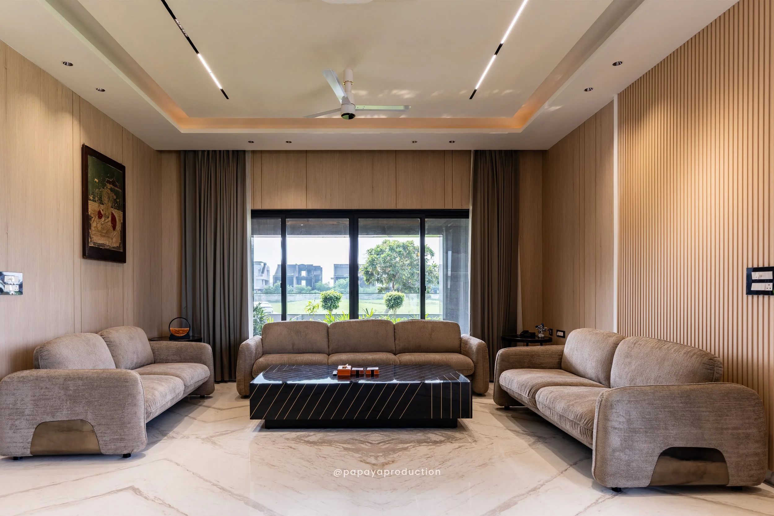 Architecture photo by PAPAYA PRODUCTION