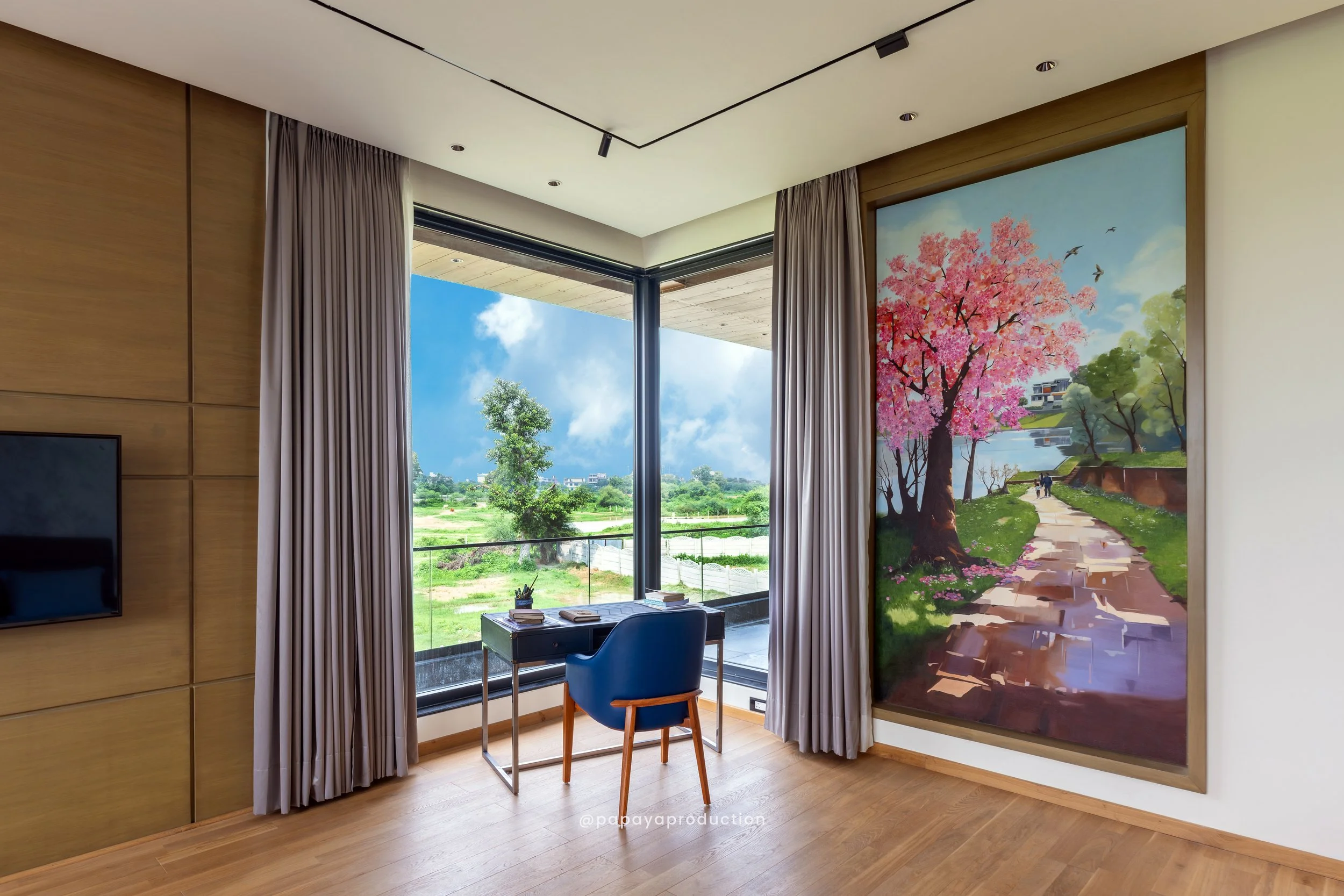 Architecture photo by PAPAYA PRODUCTION