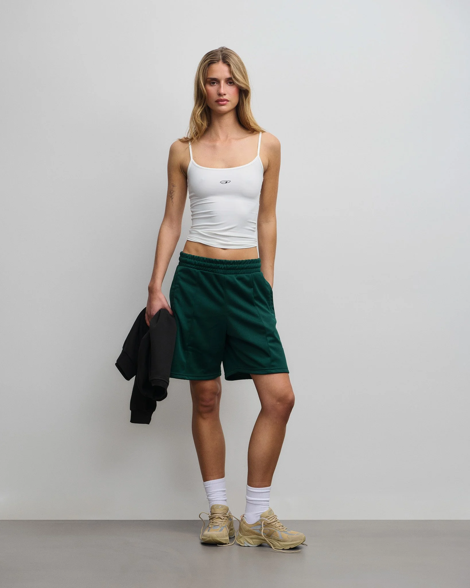 APPAREL_12_1981.jpg