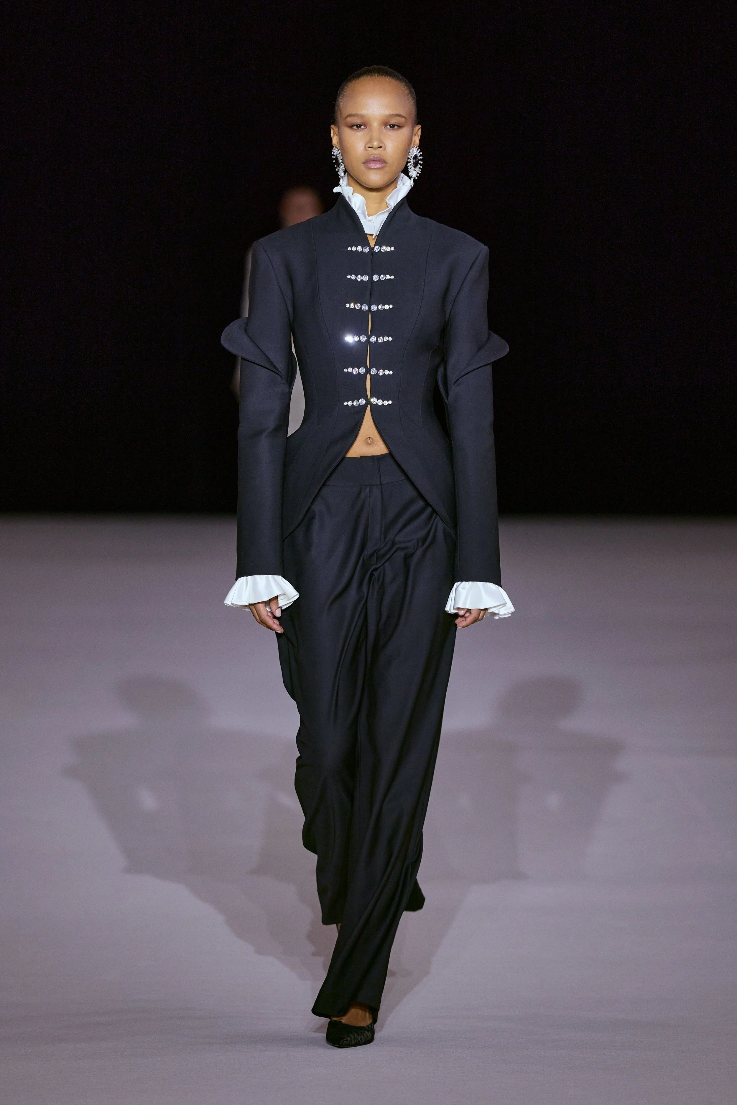 Hobeika_ss27_runway_press_look01.jpg